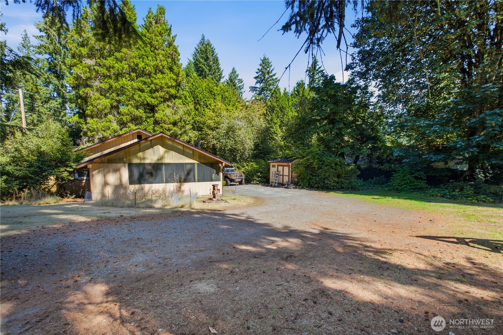 13403 Redmond Way Property Photo 2