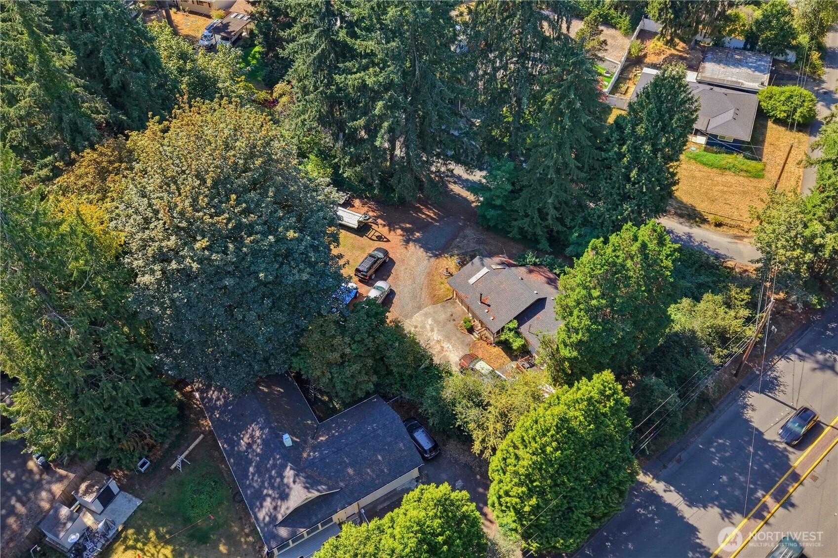 13403 Redmond Way Property Photo 3