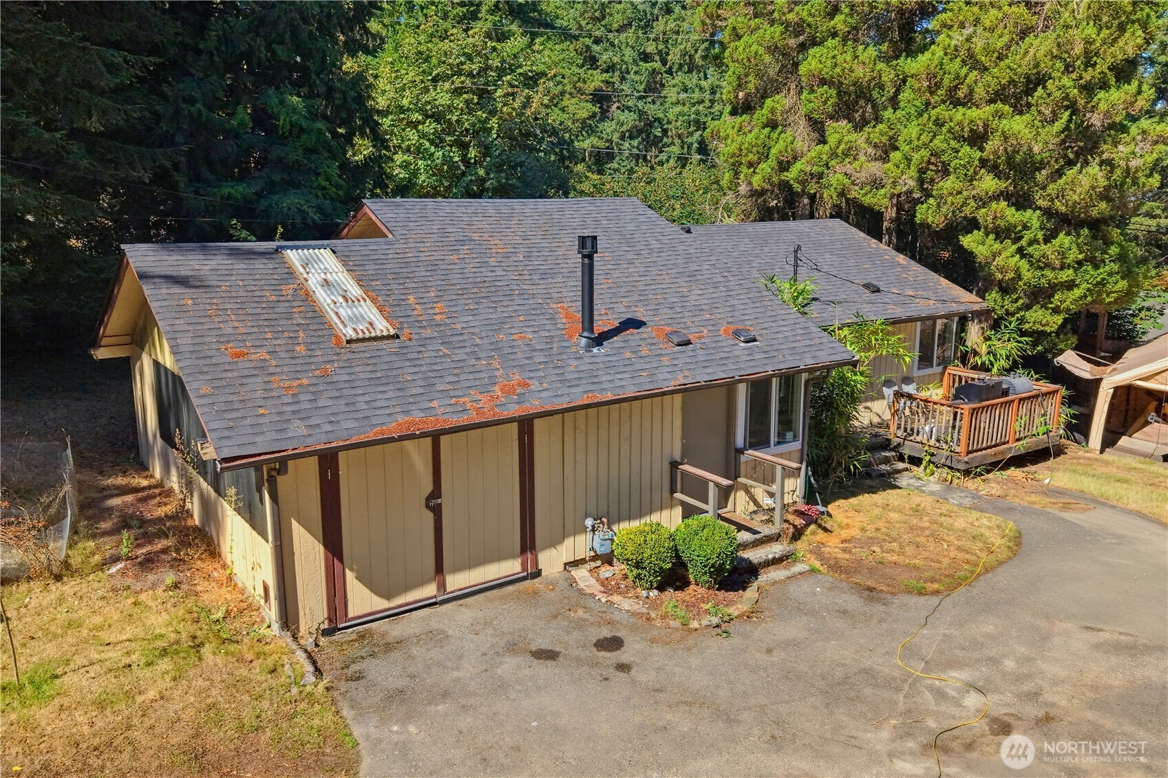 13403 Redmond Way Property Photo 4