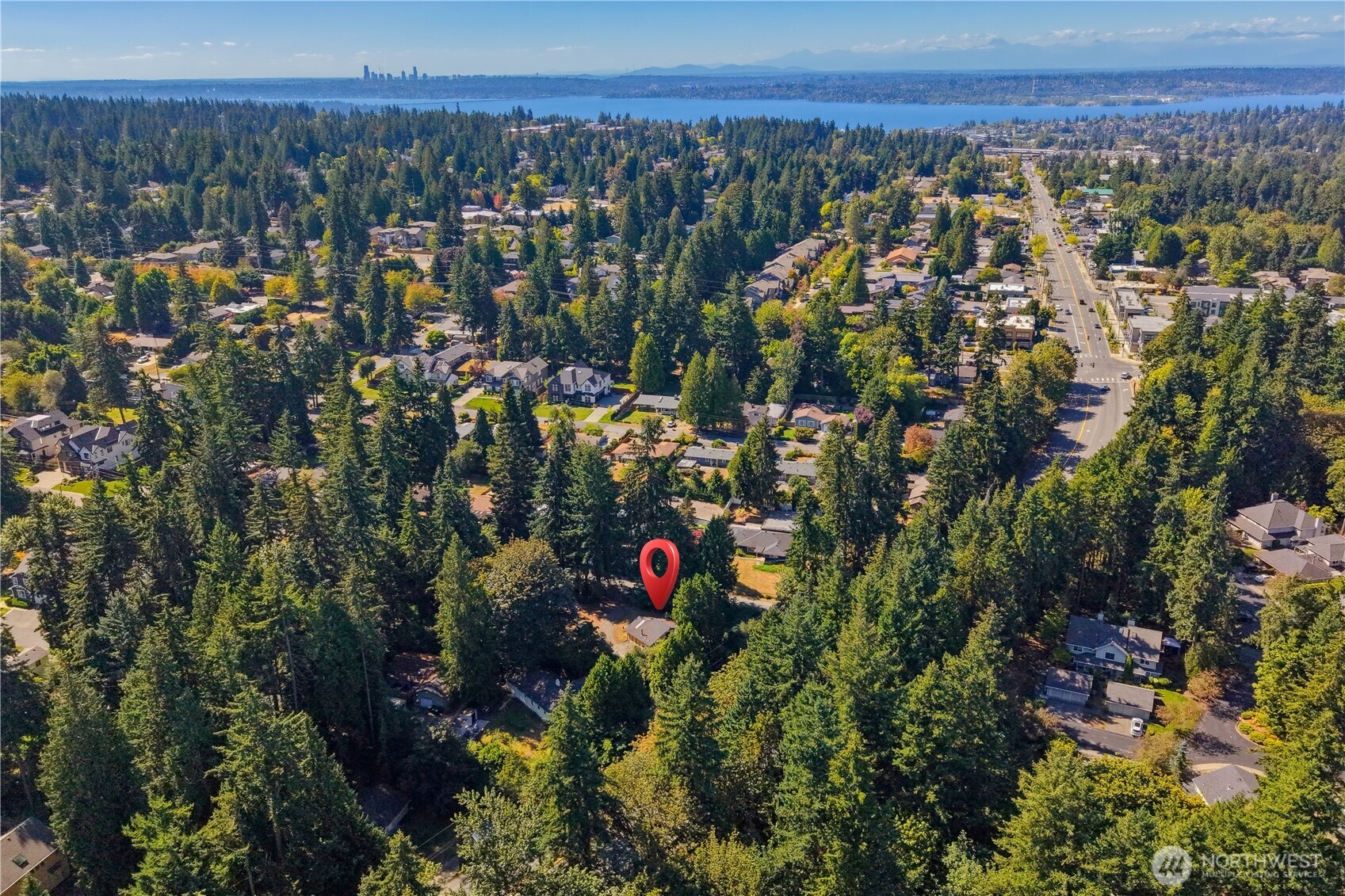 13403 Redmond Way Property Photo 5