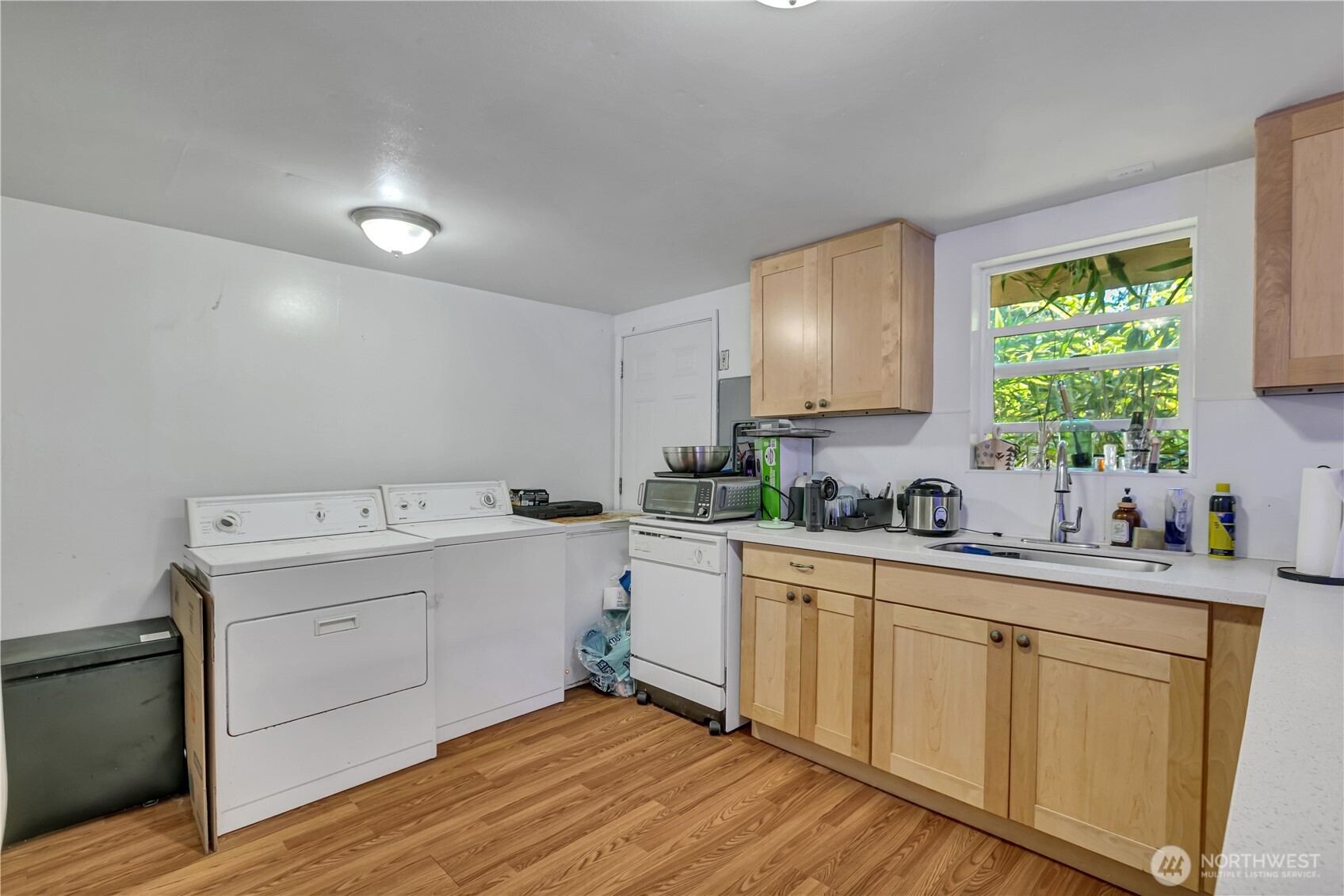 13403 Redmond Way Property Photo 16