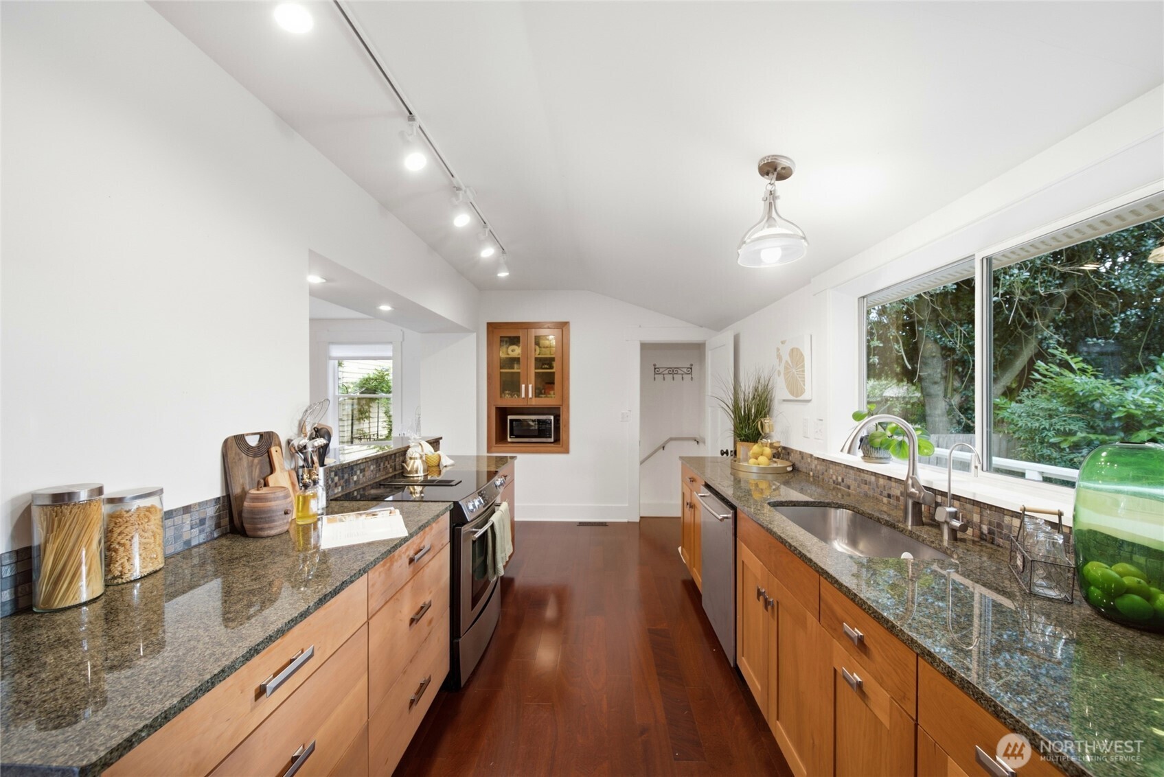 12015 Exeter Avenue Property Photo 11