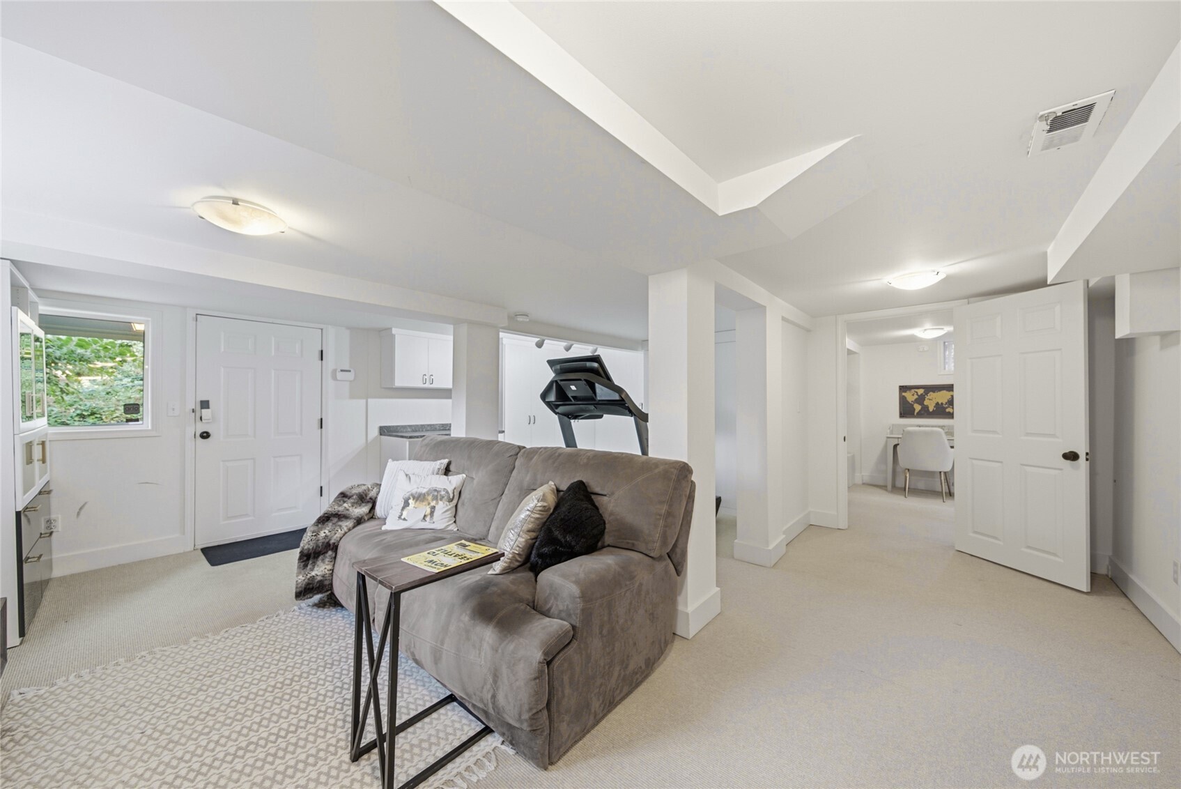 12015 Exeter Avenue Property Photo 29