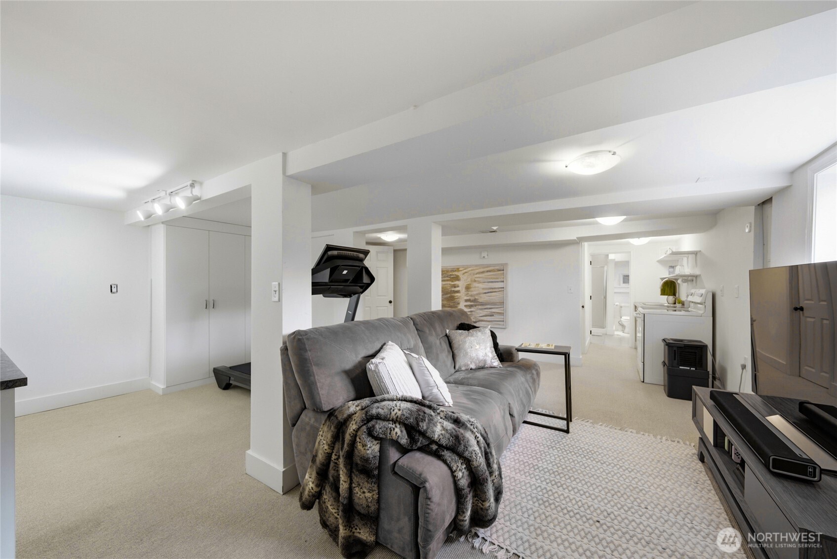 12015 Exeter Avenue Property Photo 30