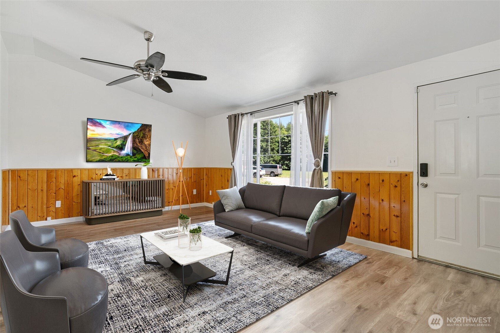 9915 Marine Drive Property Photo 8