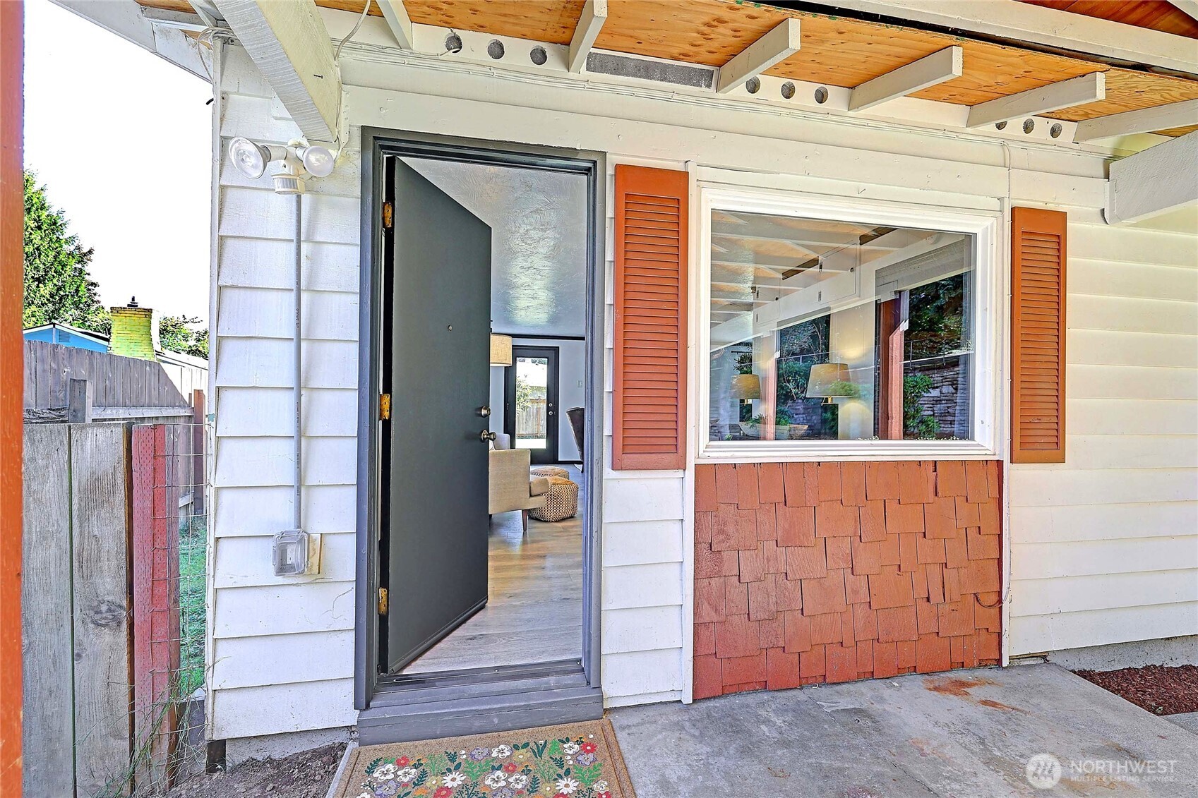 525 N Alcazar Avenue Property Photo 20