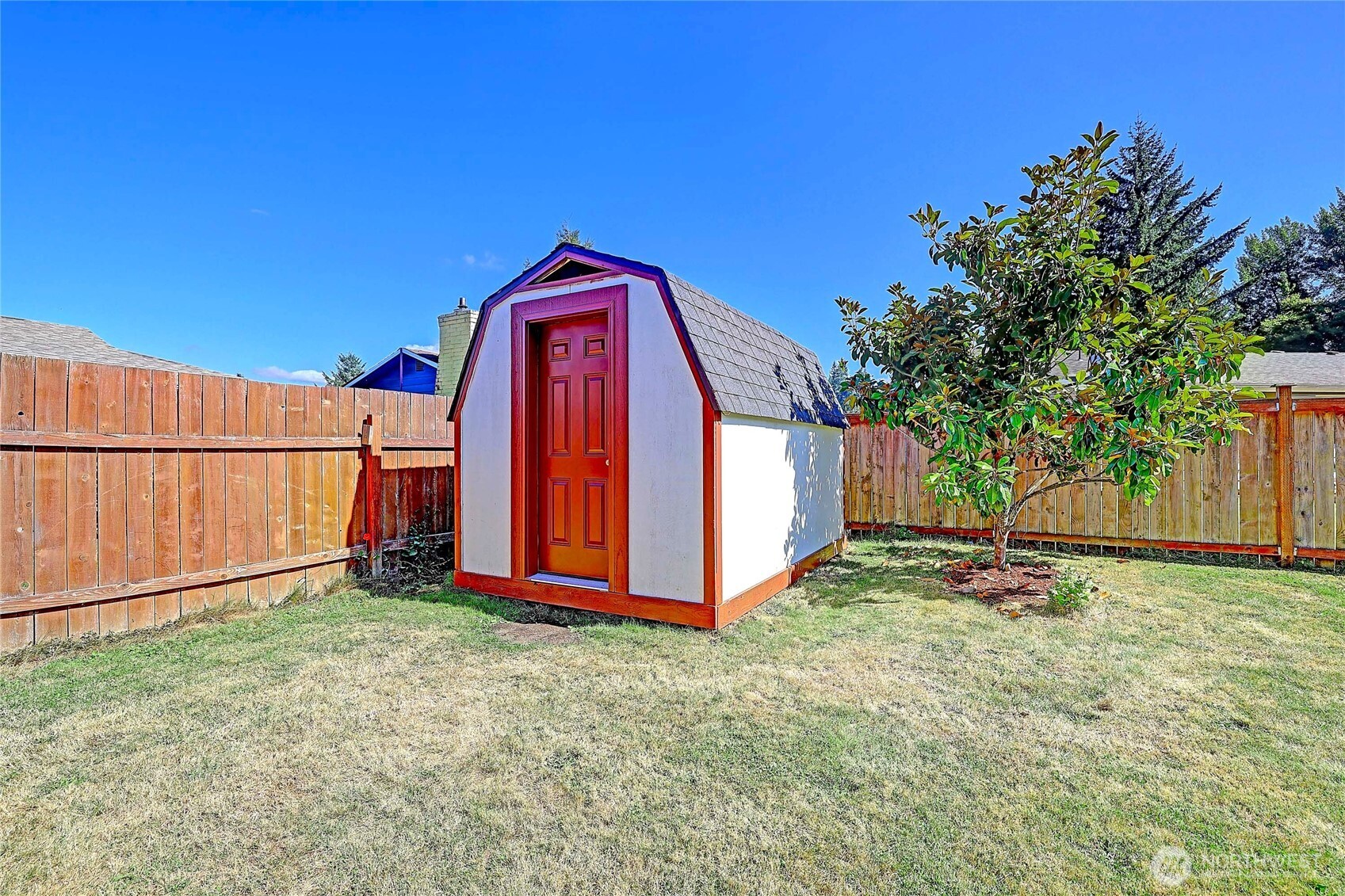 525 N Alcazar Avenue Property Photo 25