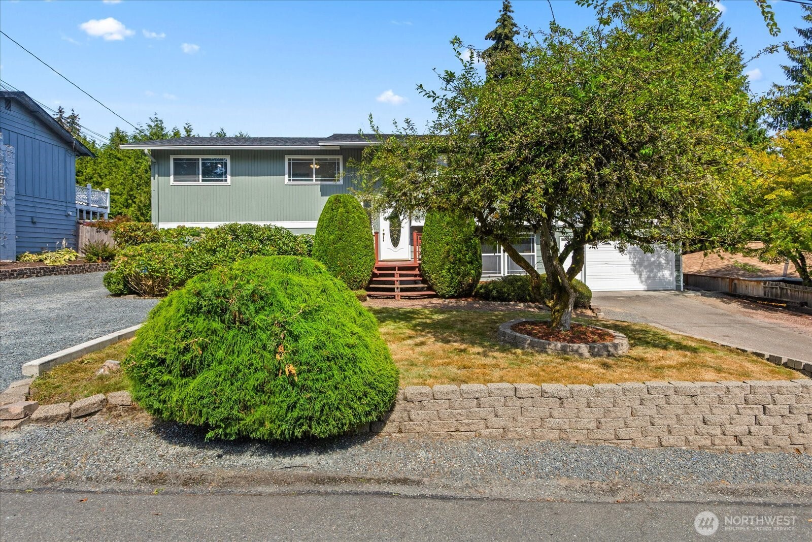 7819 225th Place Property Photo 1