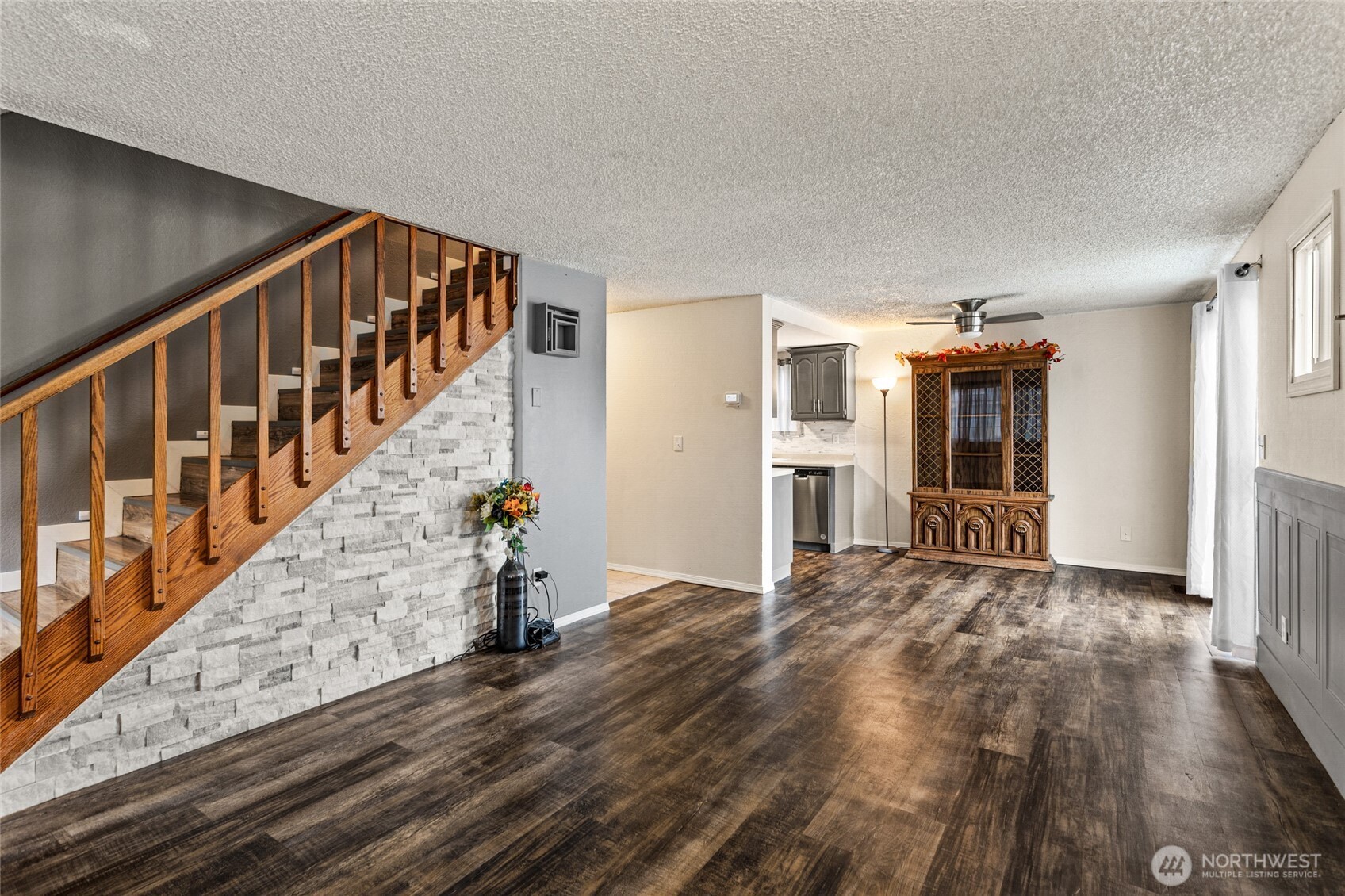 1711 S 66th Avenue Property Photo 2