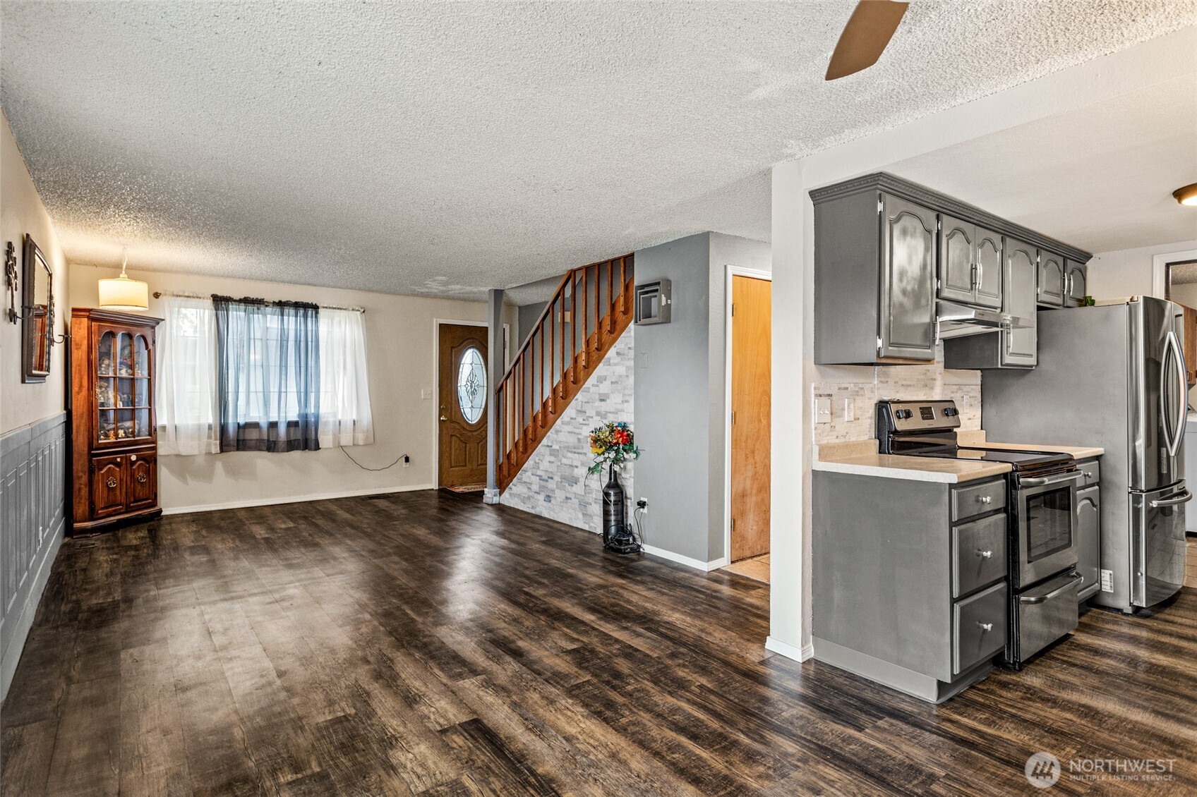 1711 S 66th Avenue Property Photo 3