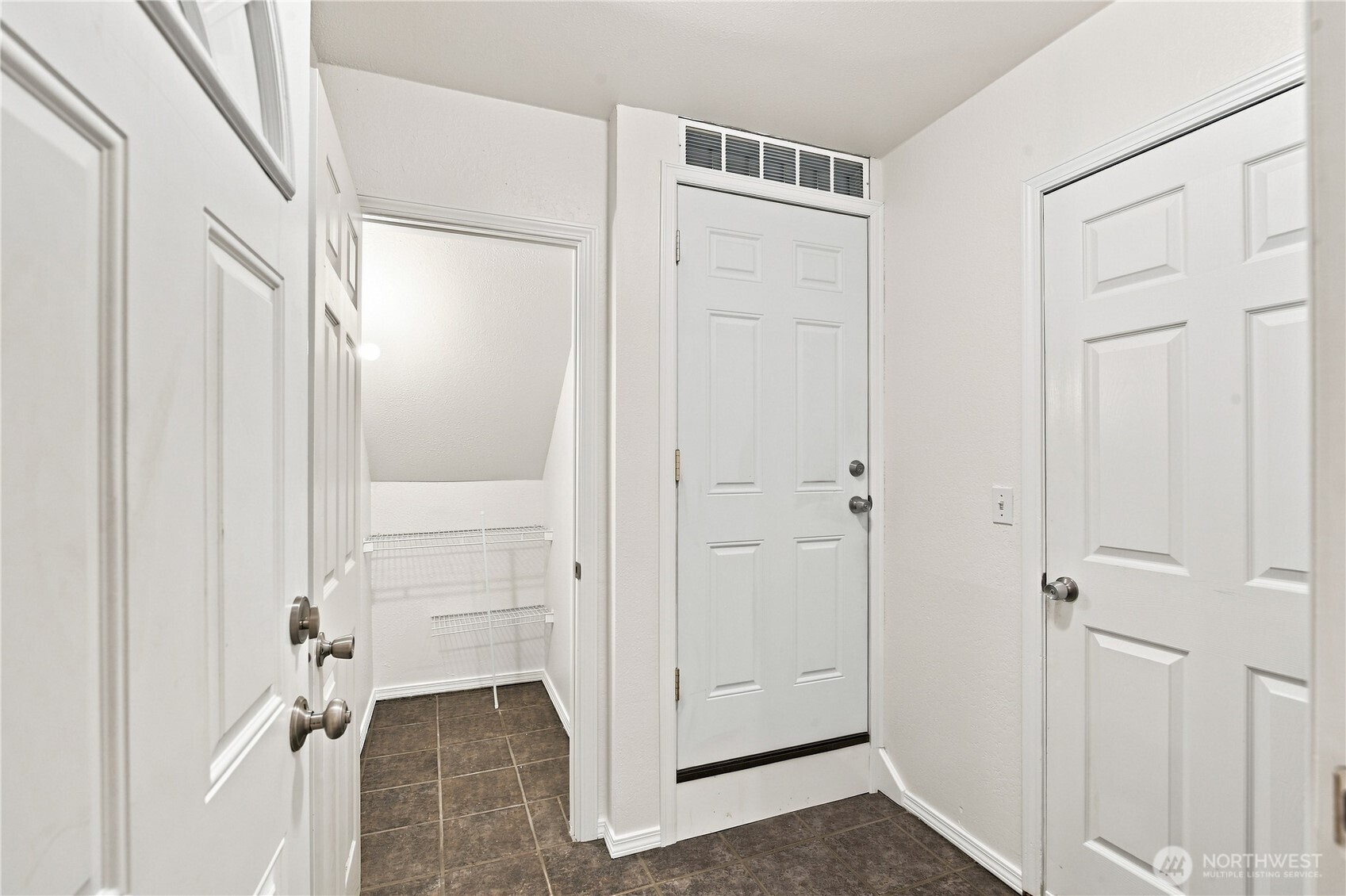1218 209th Avenue B Property Photo 3