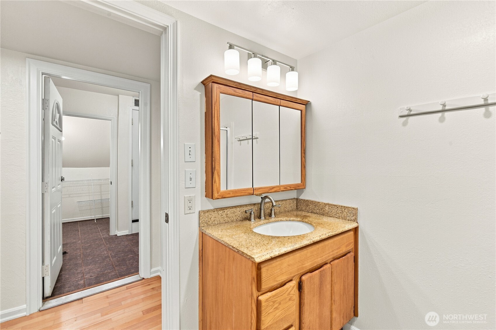 1218 209th Avenue B Property Photo 5