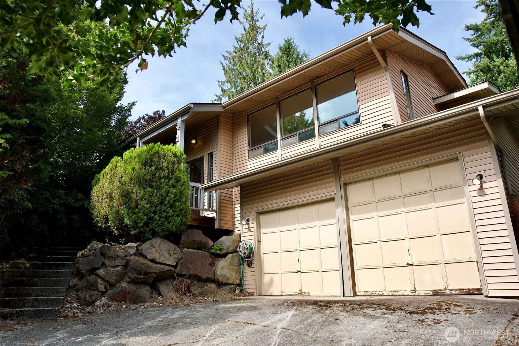 425 SE 169th Street Property Photo 1