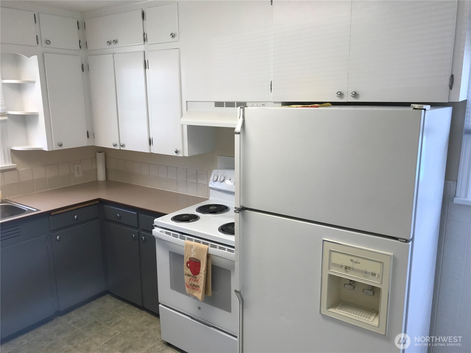 1033 Tyler Street Property Photo 3