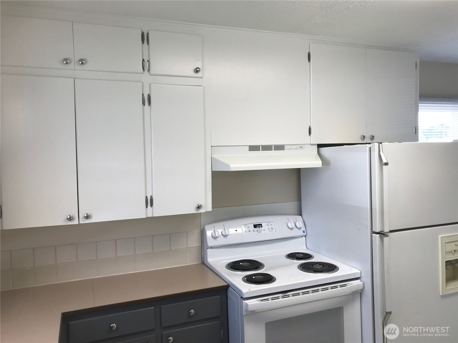 1033 Tyler Street Property Photo 4