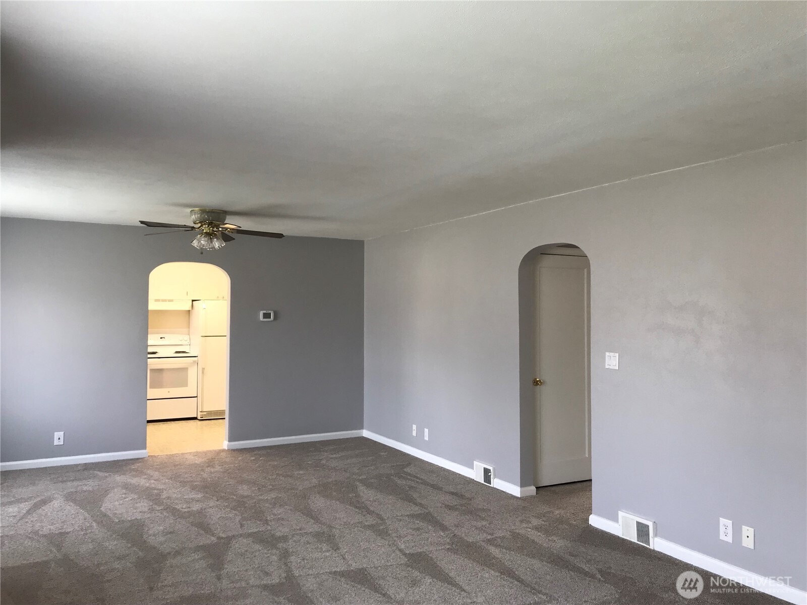 1033 Tyler Street Property Photo 6