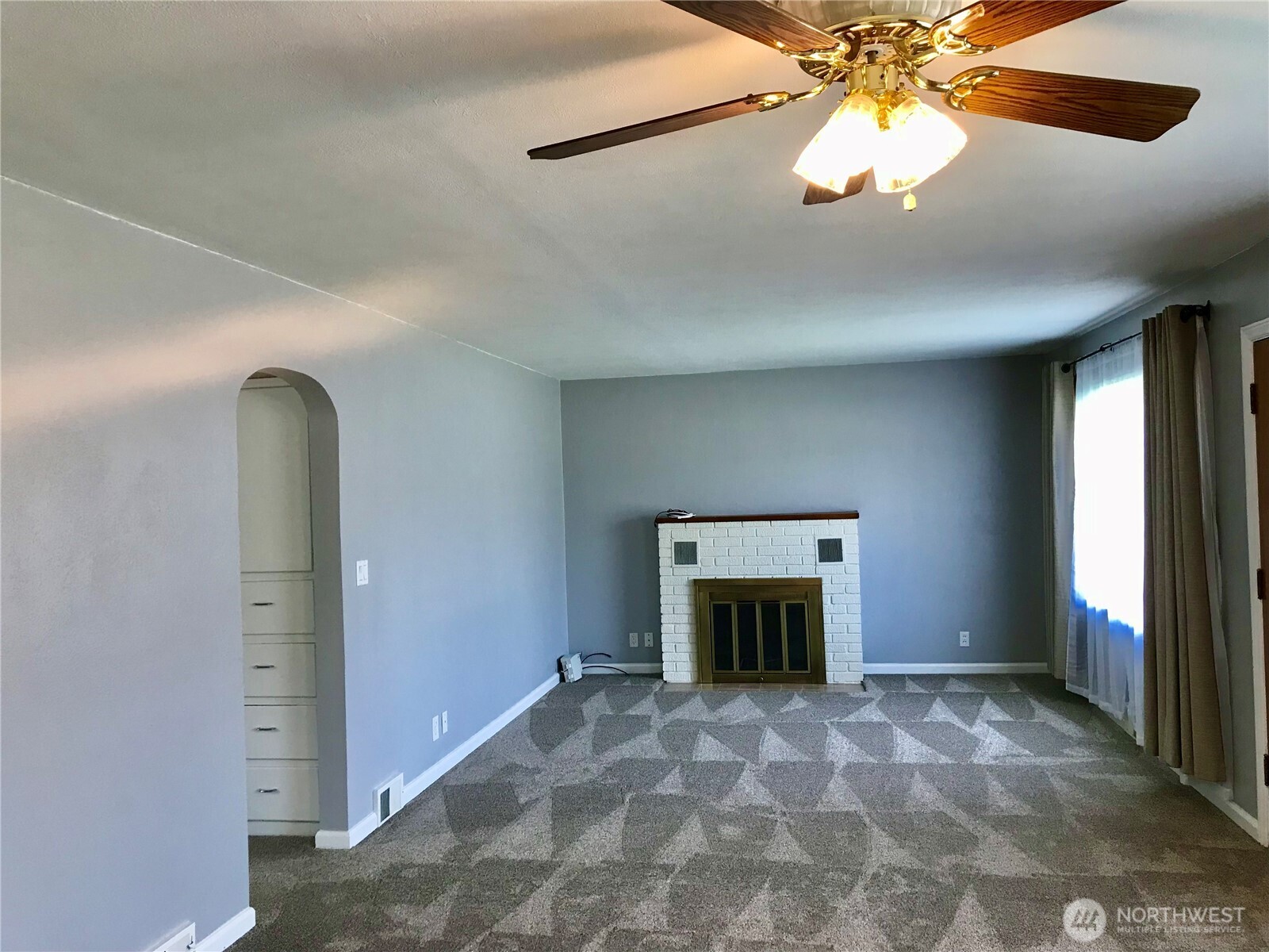 1033 Tyler Street Property Photo 7