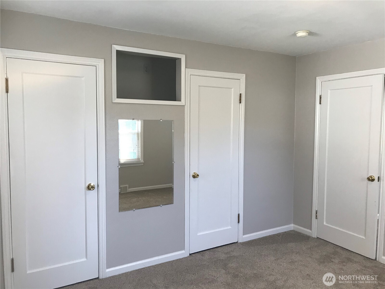 1033 Tyler Street Property Photo 8