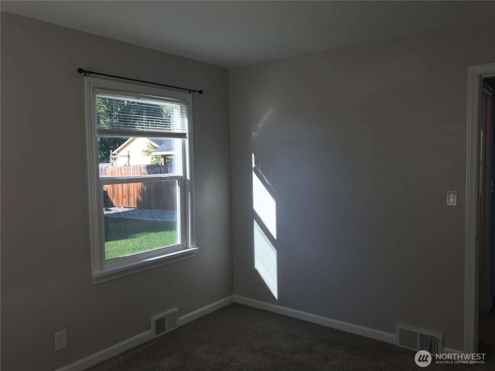 1033 Tyler Street Property Photo 9