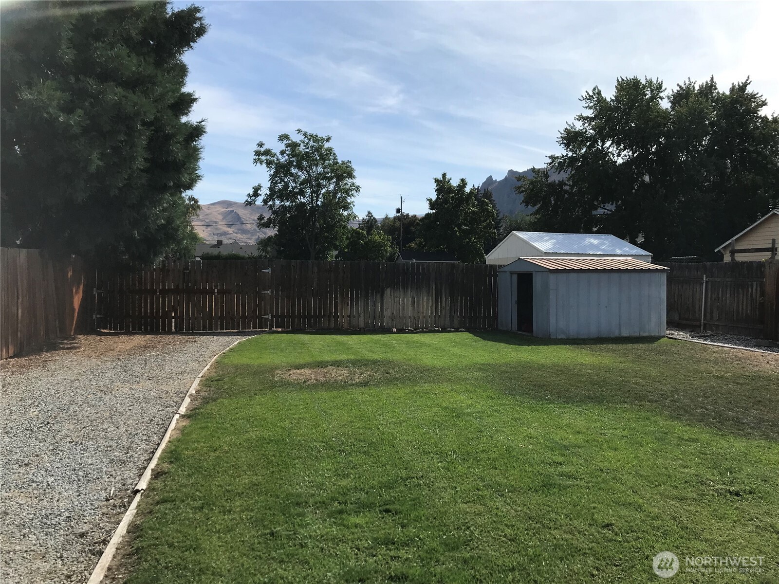 1033 Tyler Street Property Photo 10