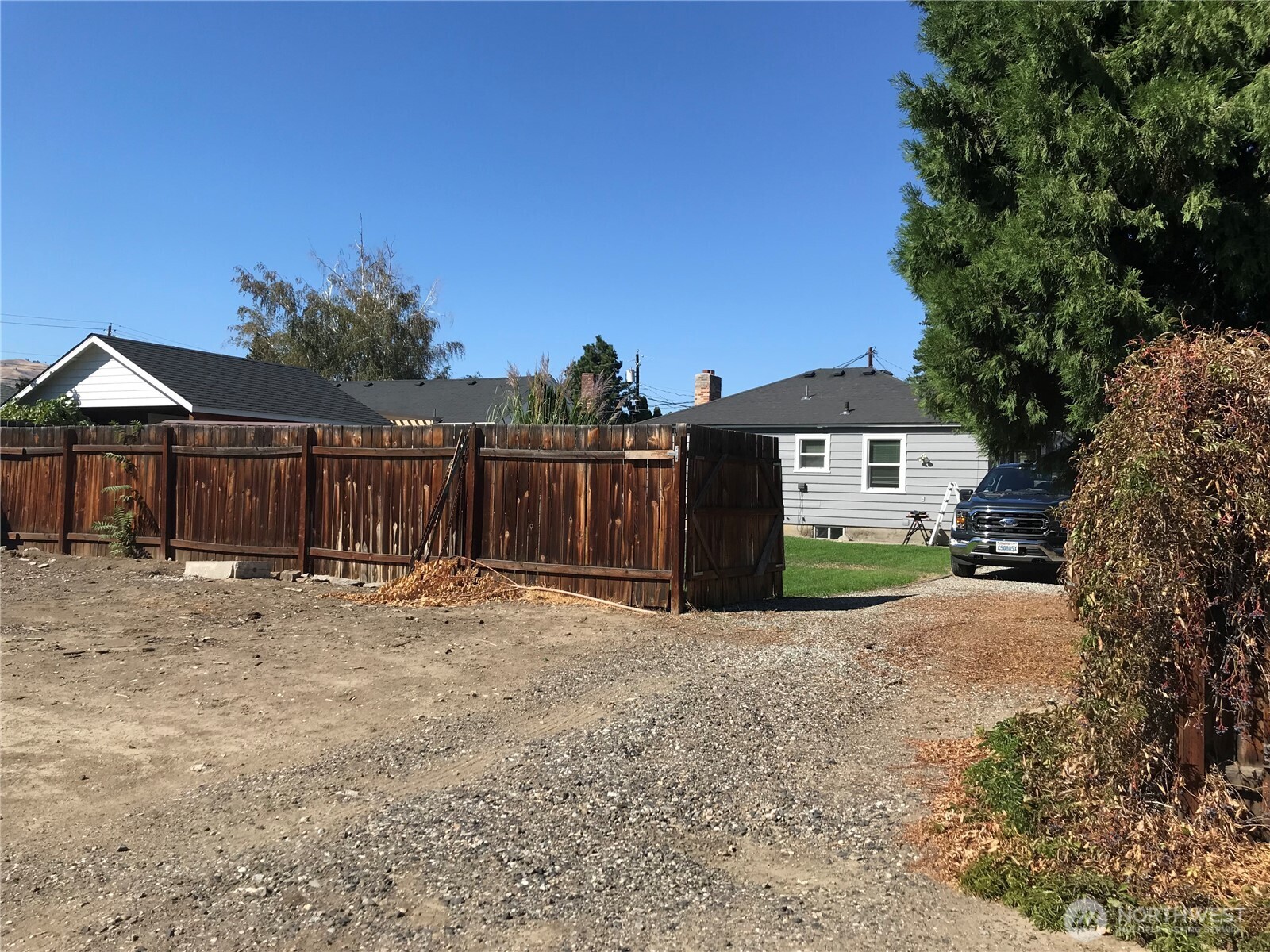 1033 Tyler Street Property Photo 12