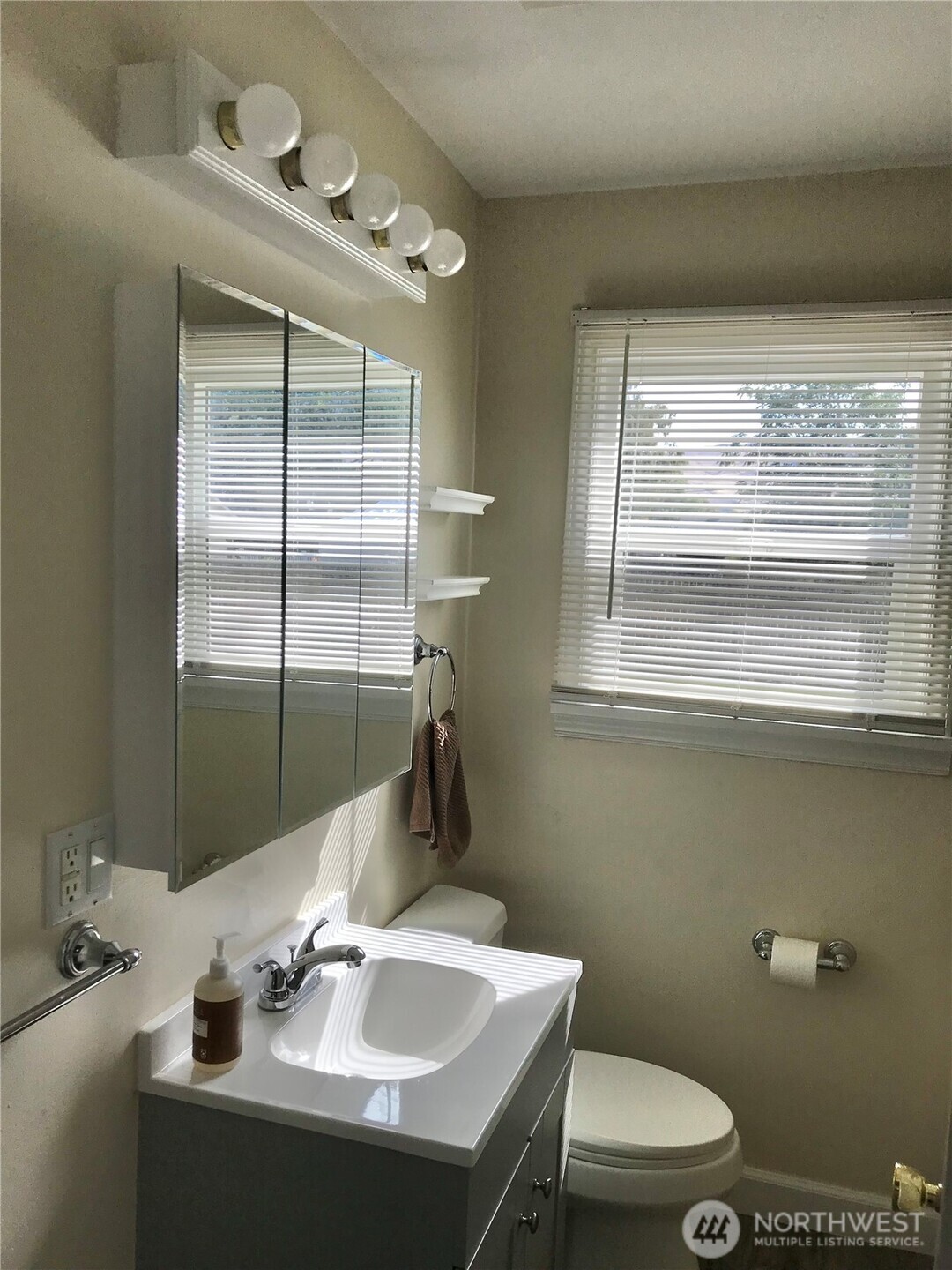 1033 Tyler Street Property Photo 18