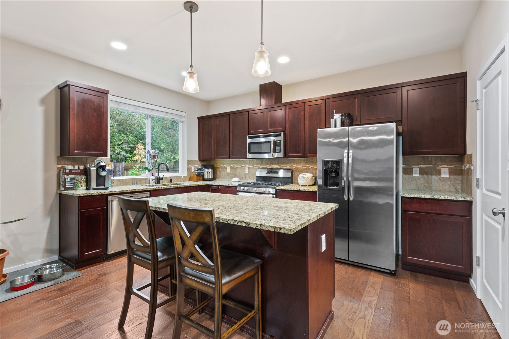 7911 49th Street Property Photo 5