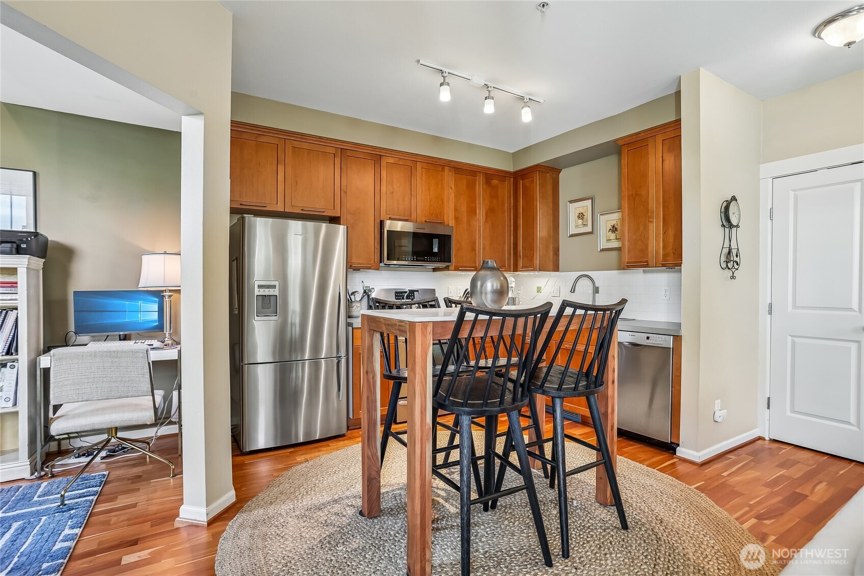 2010 Ne Katsura Street A Property Photo 7