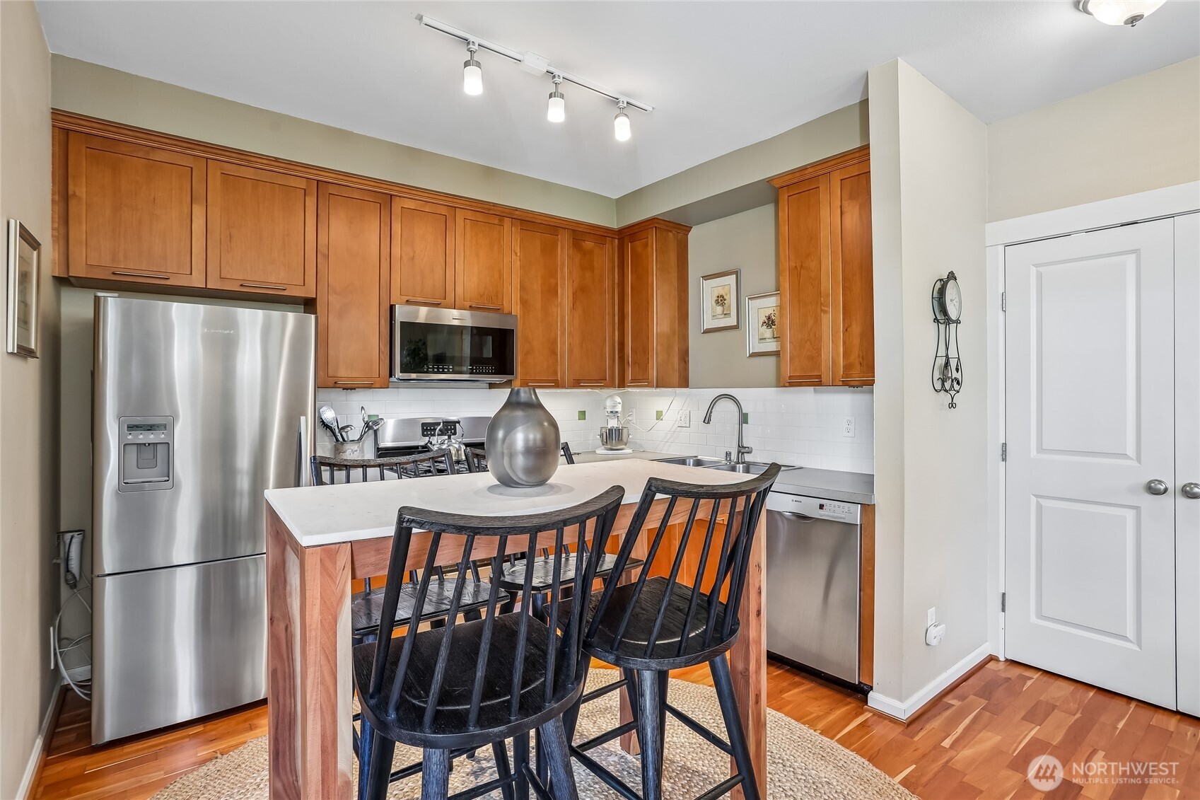 2010 Ne Katsura Street A Property Photo 8