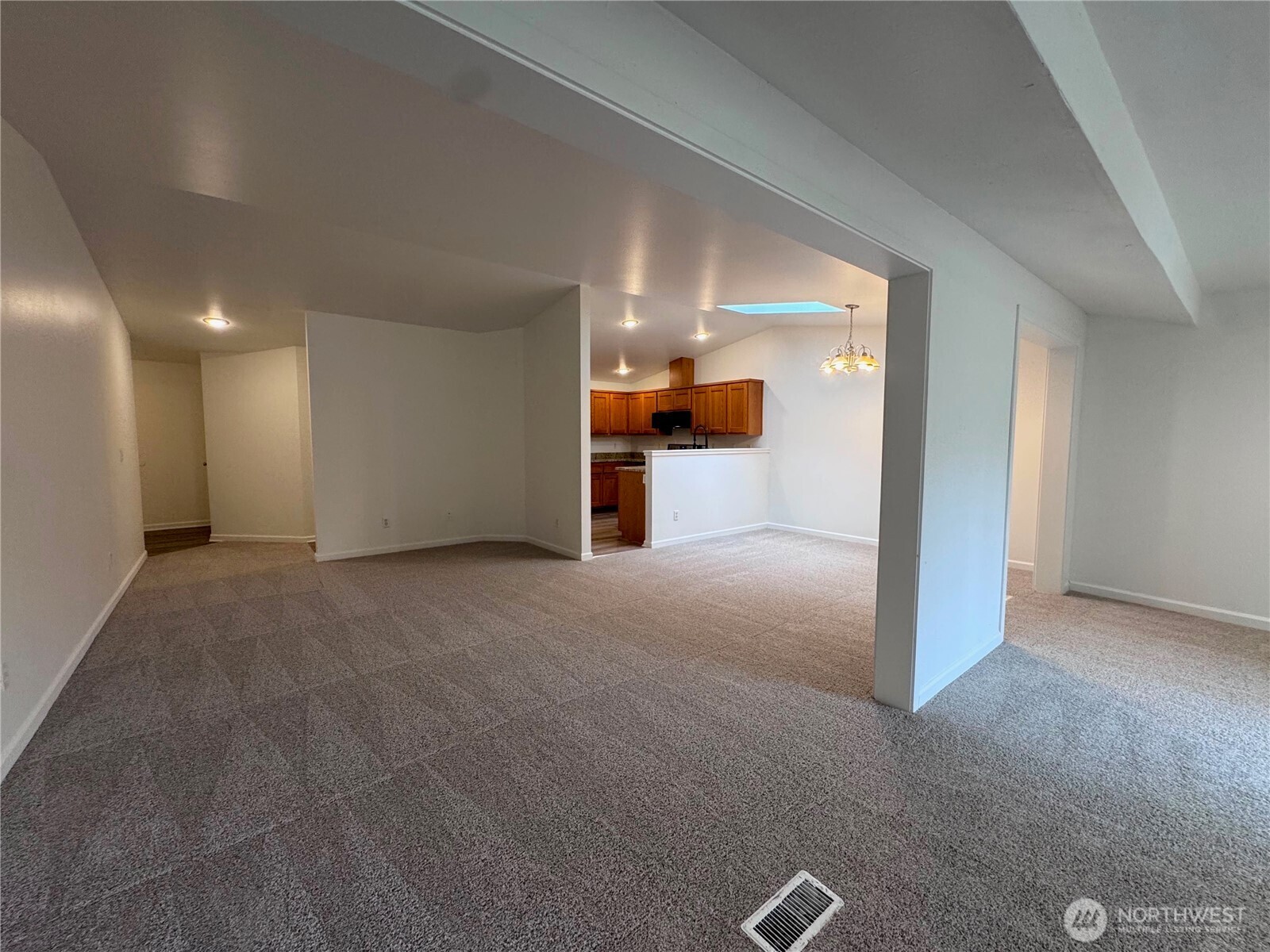 9105 176th St B Property Photo 5