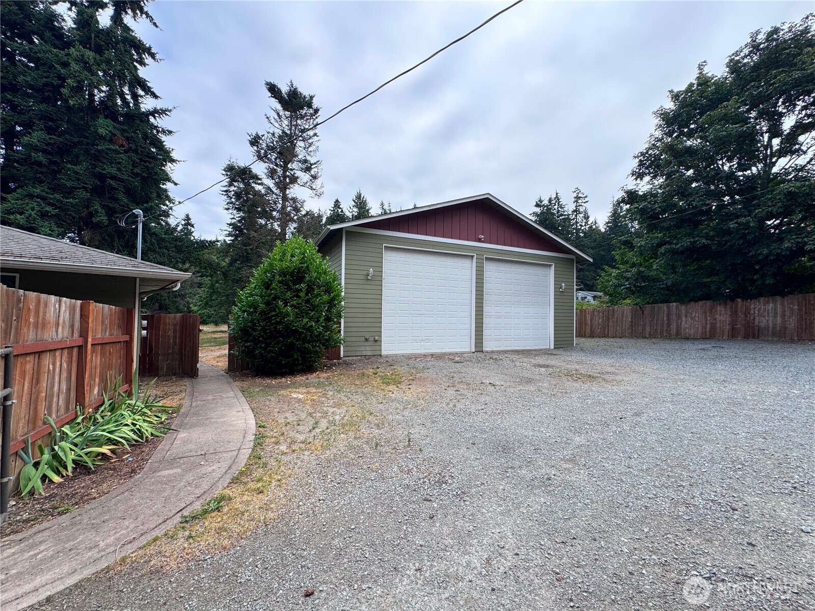 9105 176th St B Property Photo 15