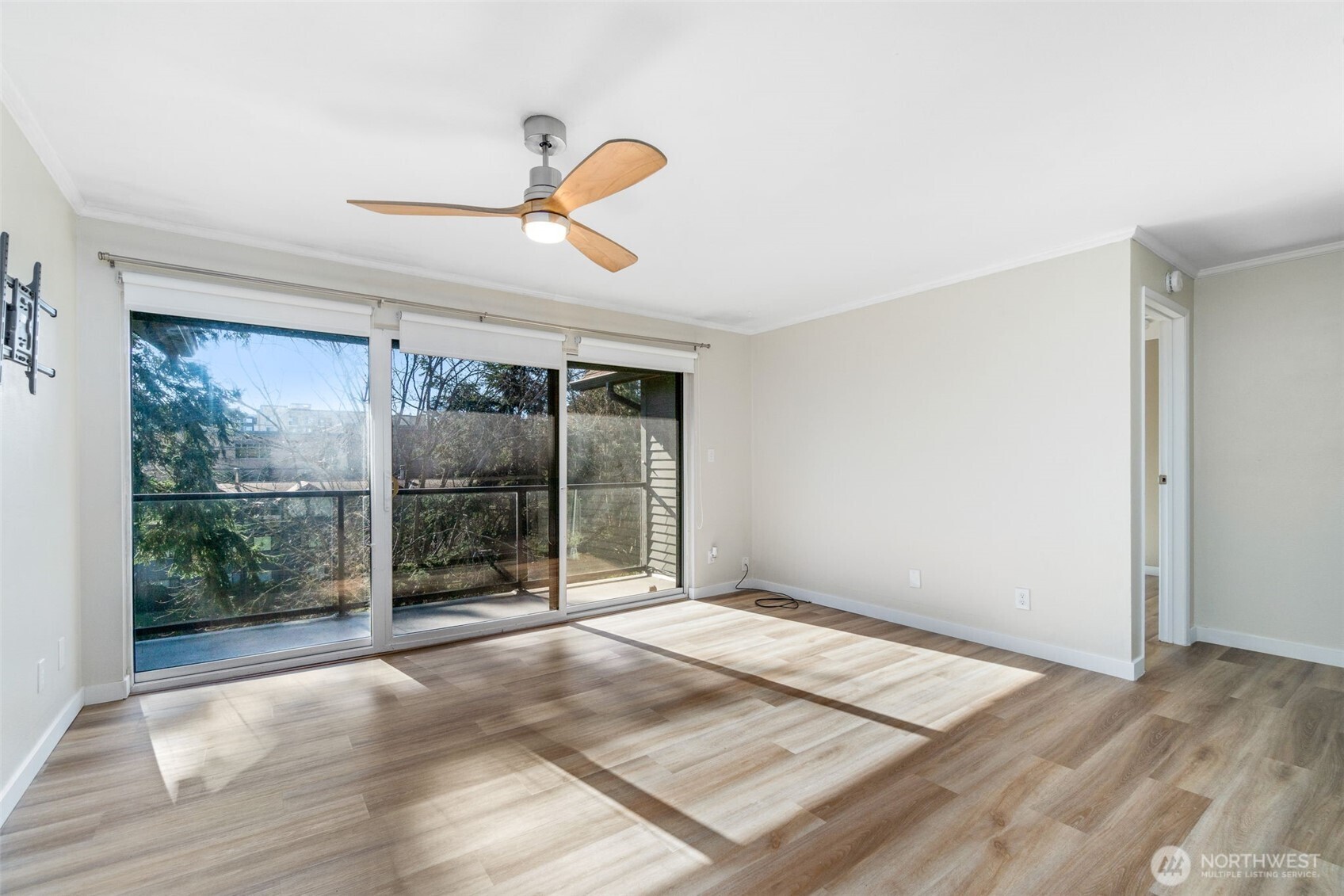 19428 Aurora Avenue 431 Property Photo 12
