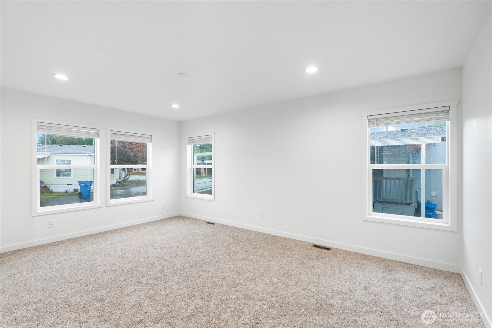 1635 West Side Highway 8 Property Photo 3