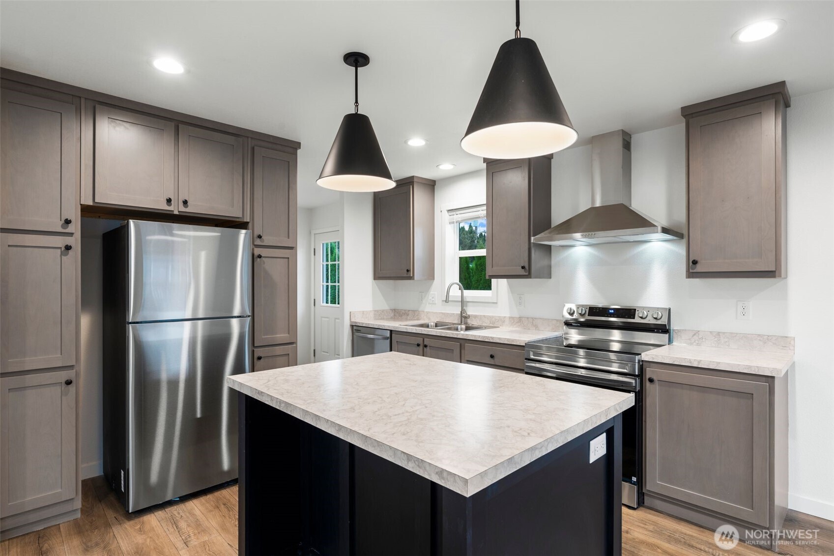 1635 West Side Highway 8 Property Photo 7
