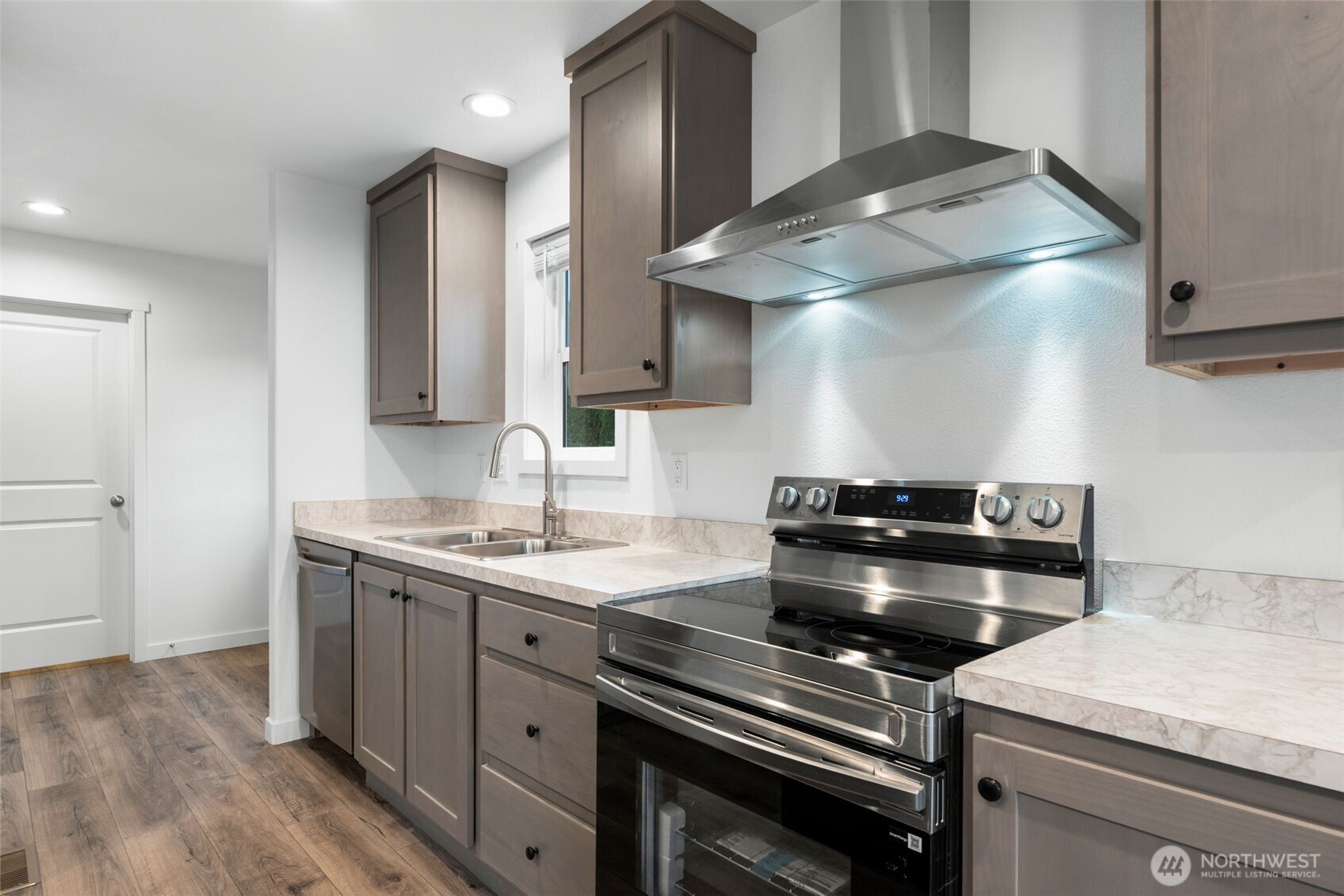 1635 West Side Highway 8 Property Photo 15