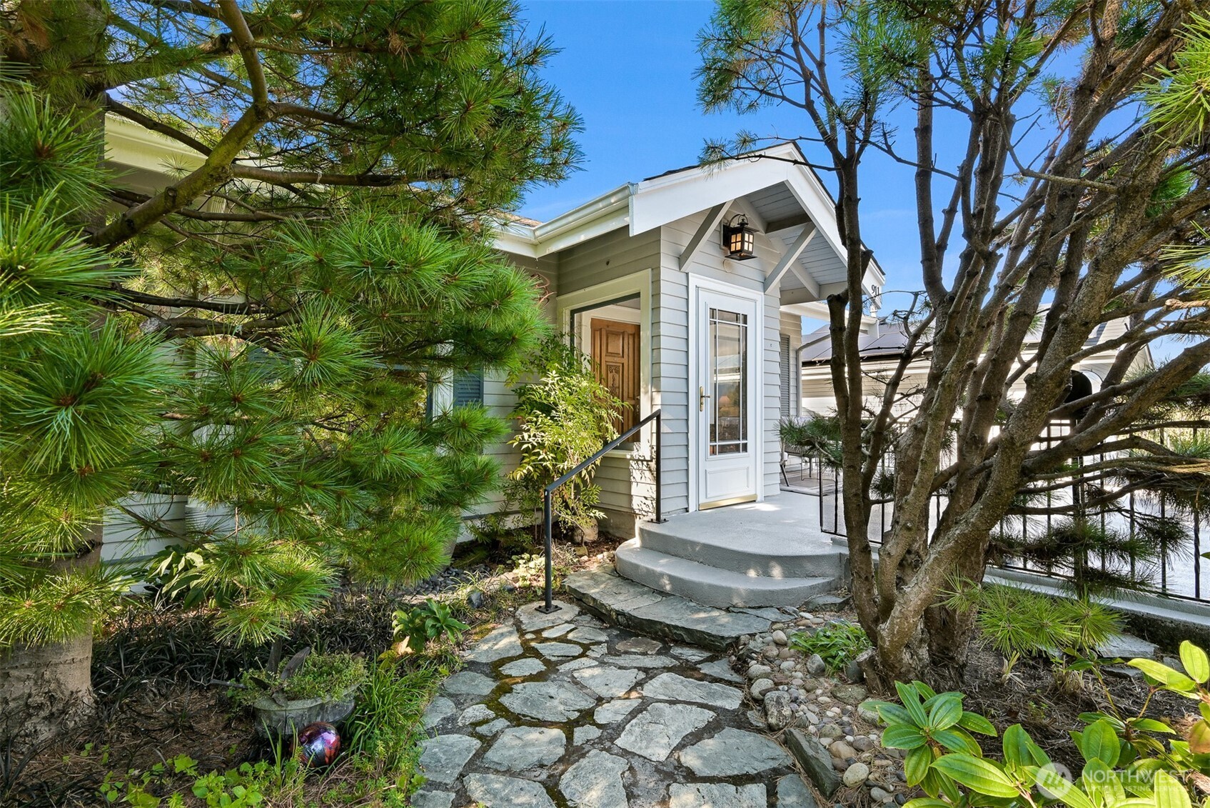 911 Jersey Street Property Photo 3