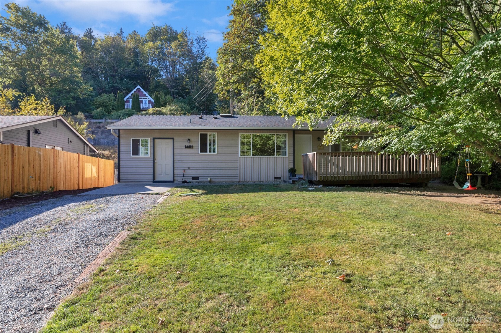 1401 Maple Avenue Property Photo 2