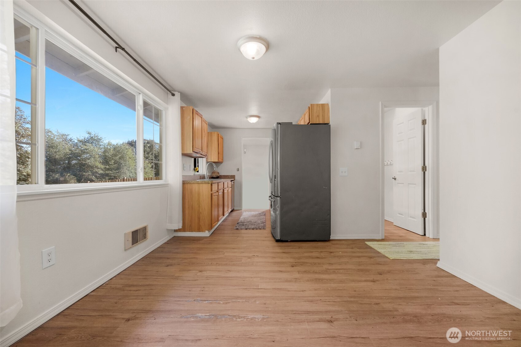 1401 Maple Avenue Property Photo 6
