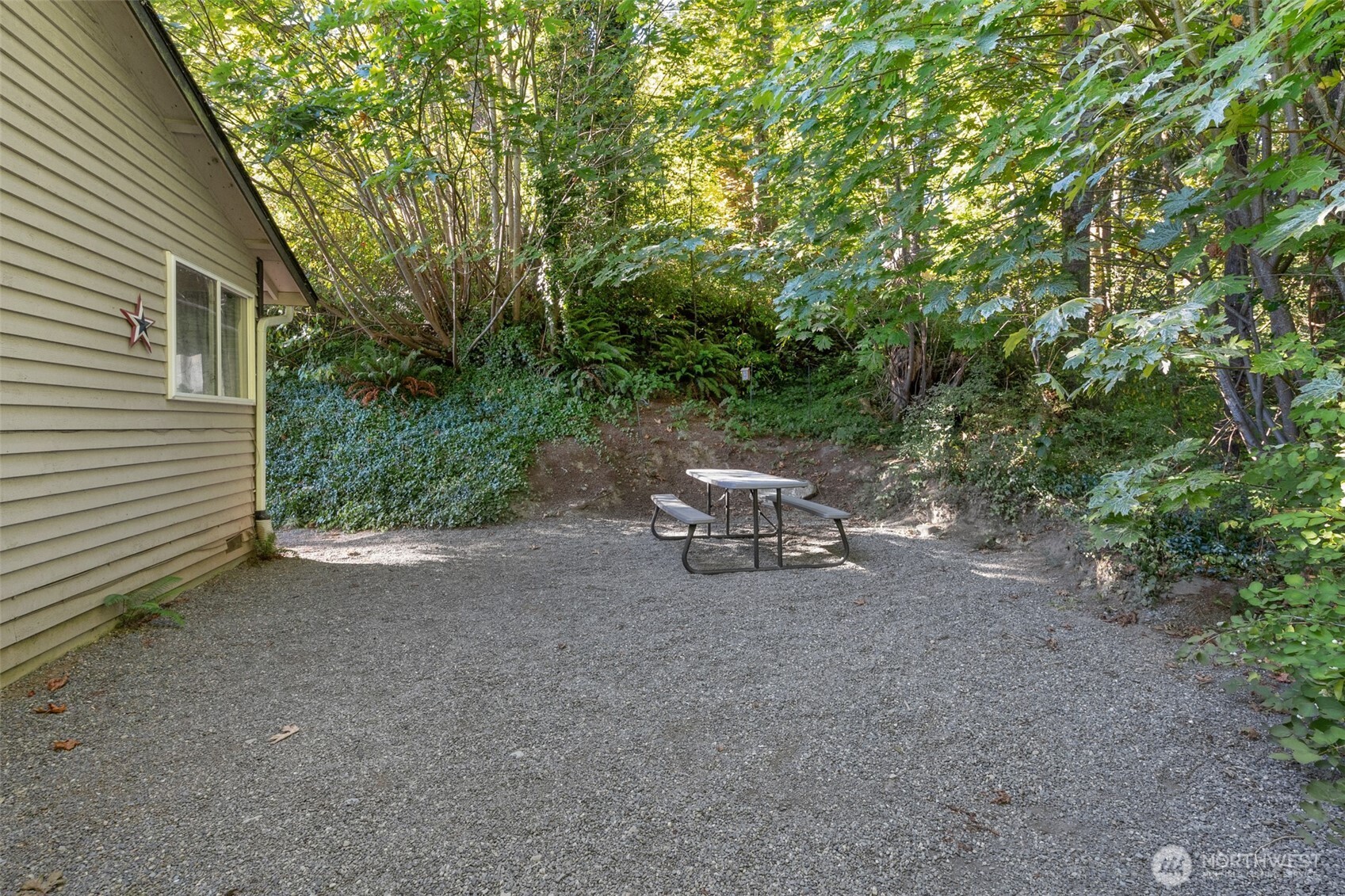 1401 Maple Avenue Property Photo 18
