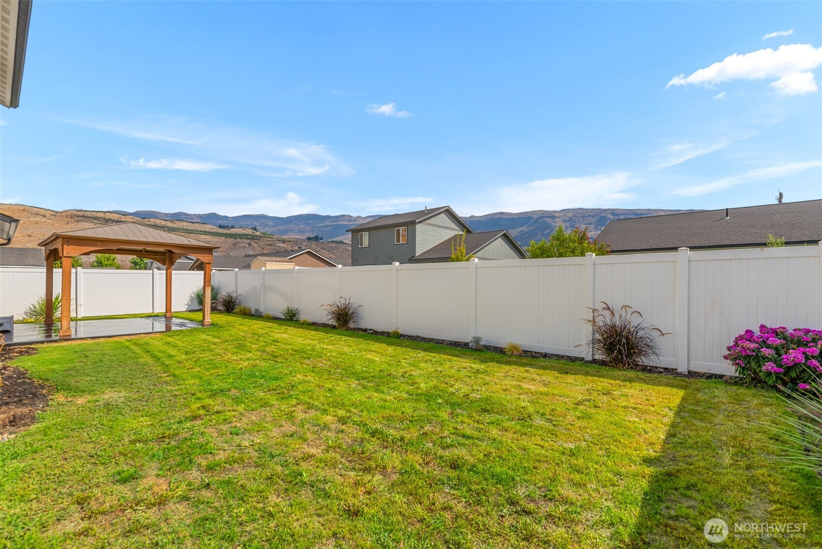 1447 Curtis Drive Property Photo 8