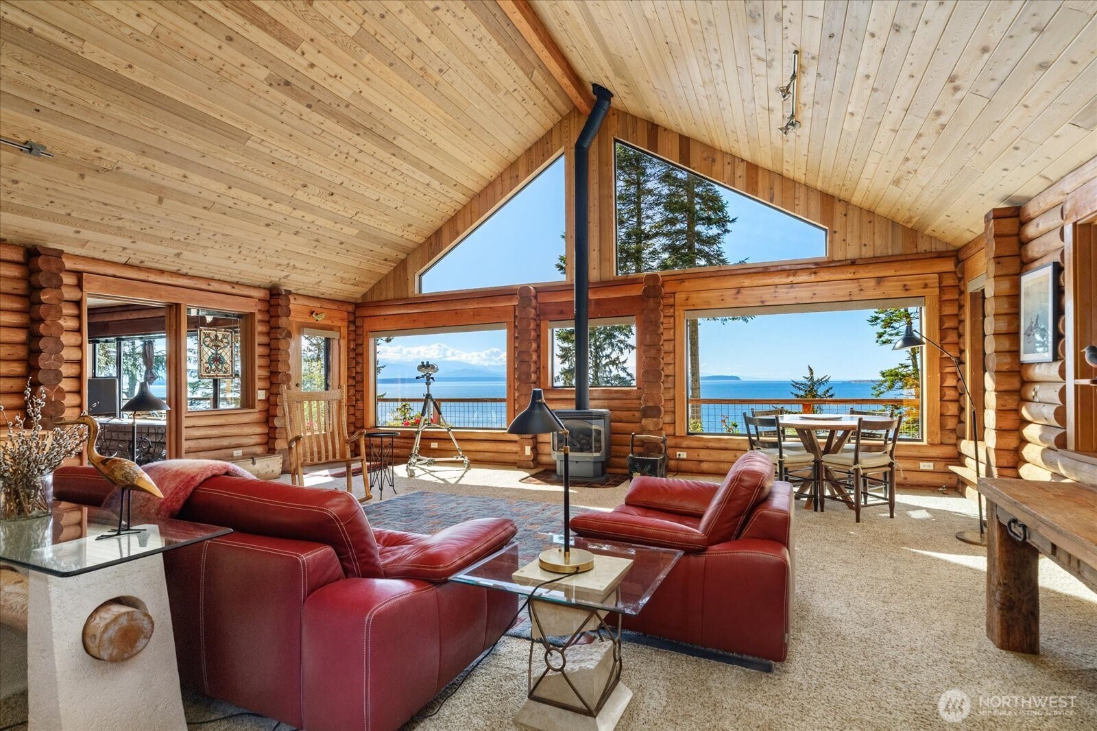 1660 Seacrest Lane Property Photo 4