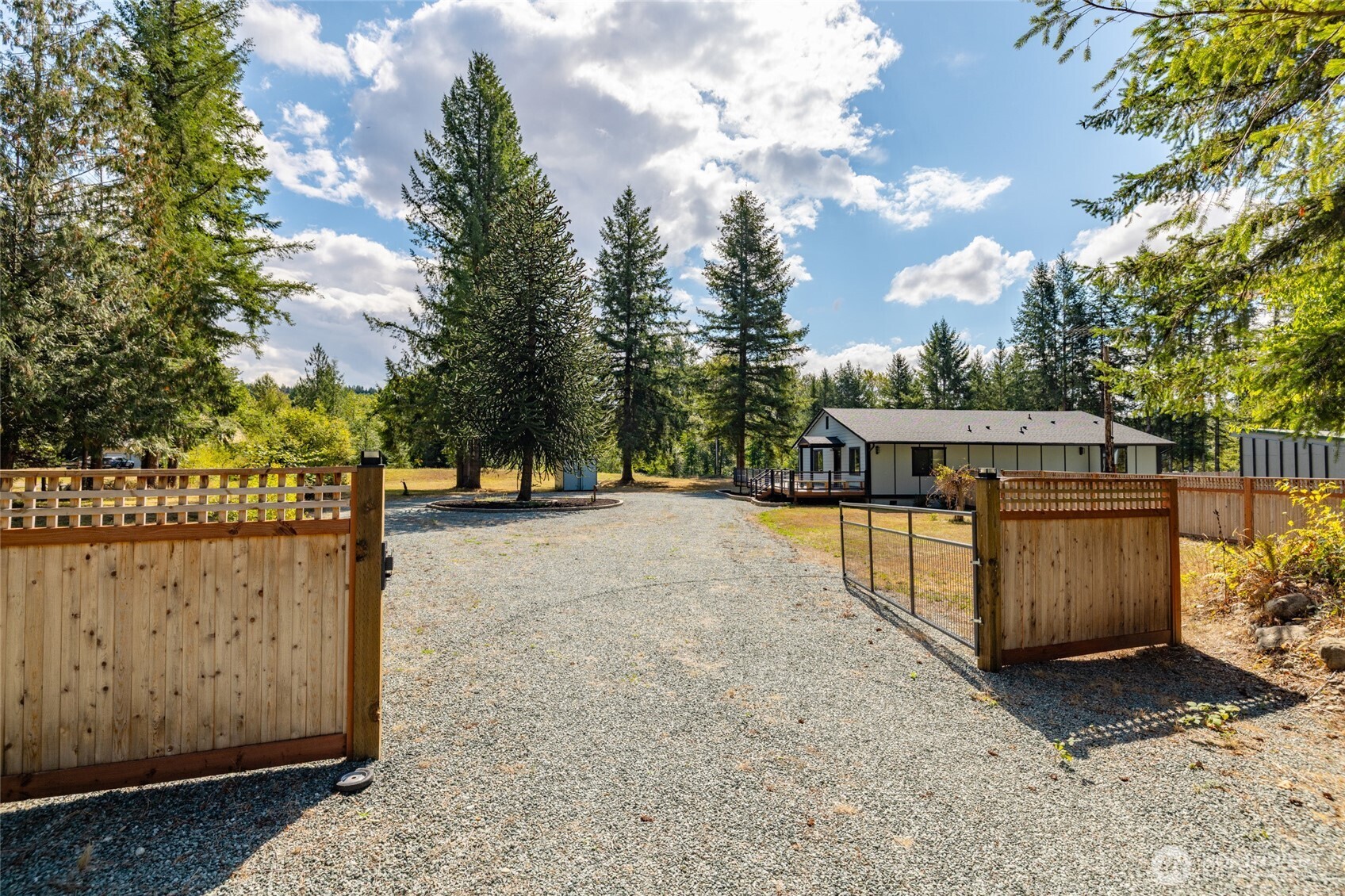 11911 Reiner Road Property Photo 3