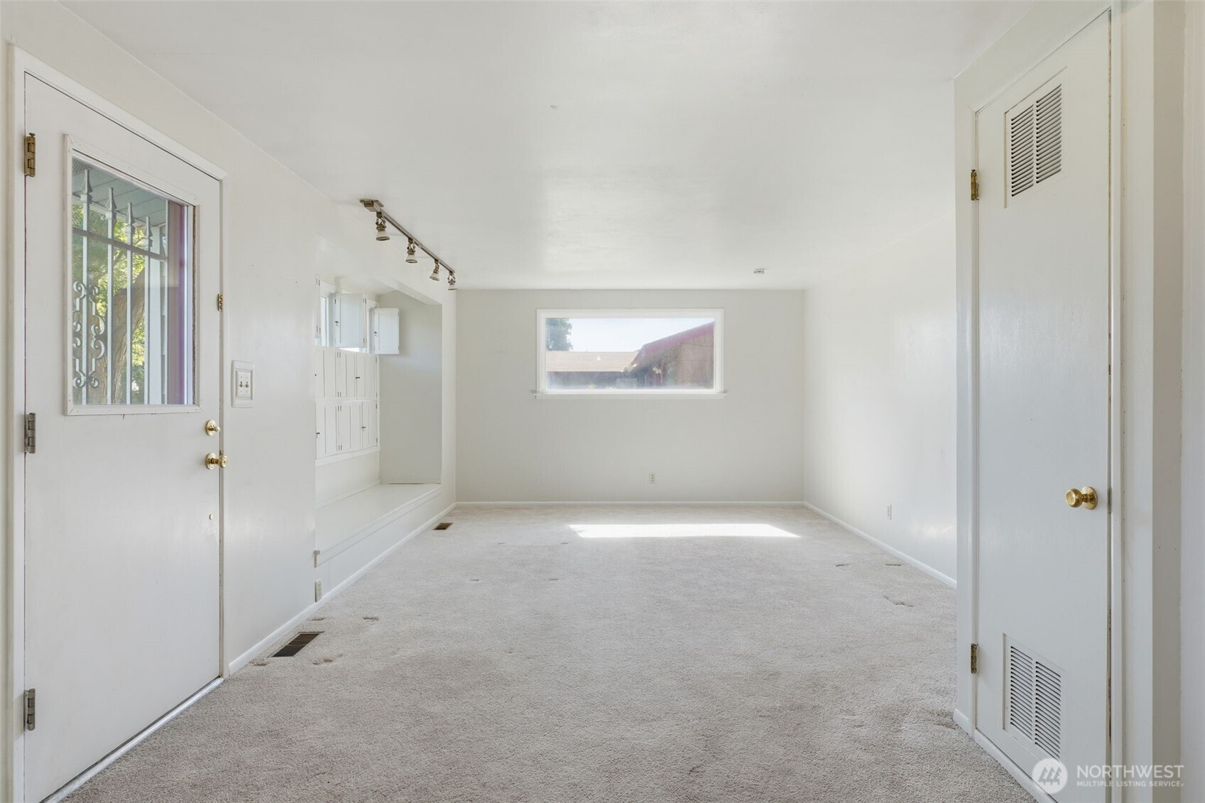 616 S 2nd Avenue Property Photo 3
