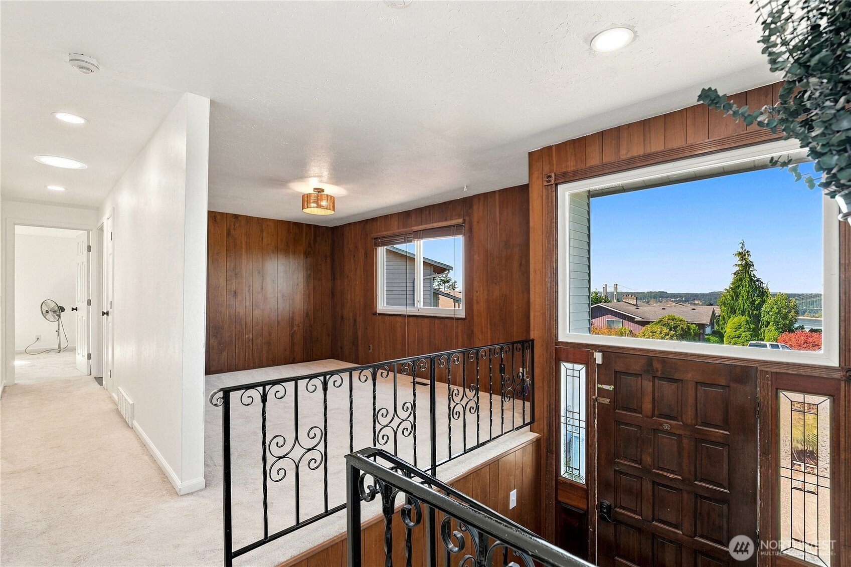2455 Lenore Drive Property Photo 4