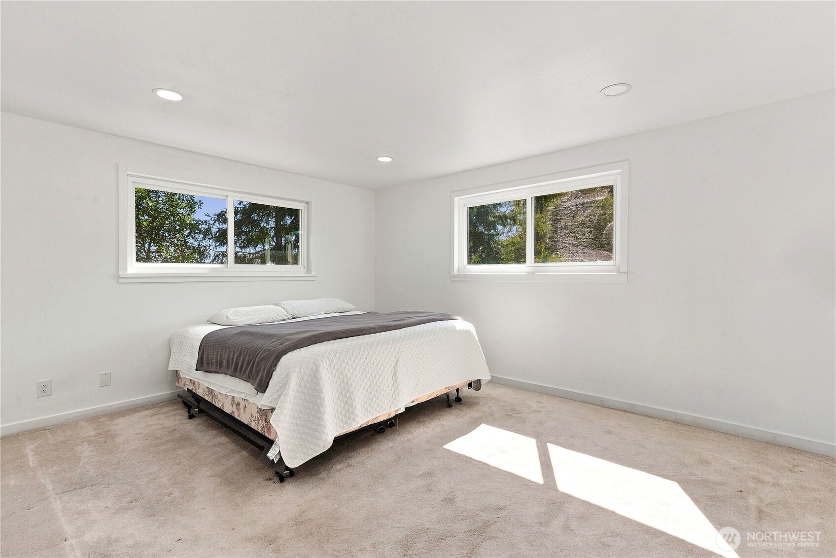 2455 Lenore Drive Property Photo 16