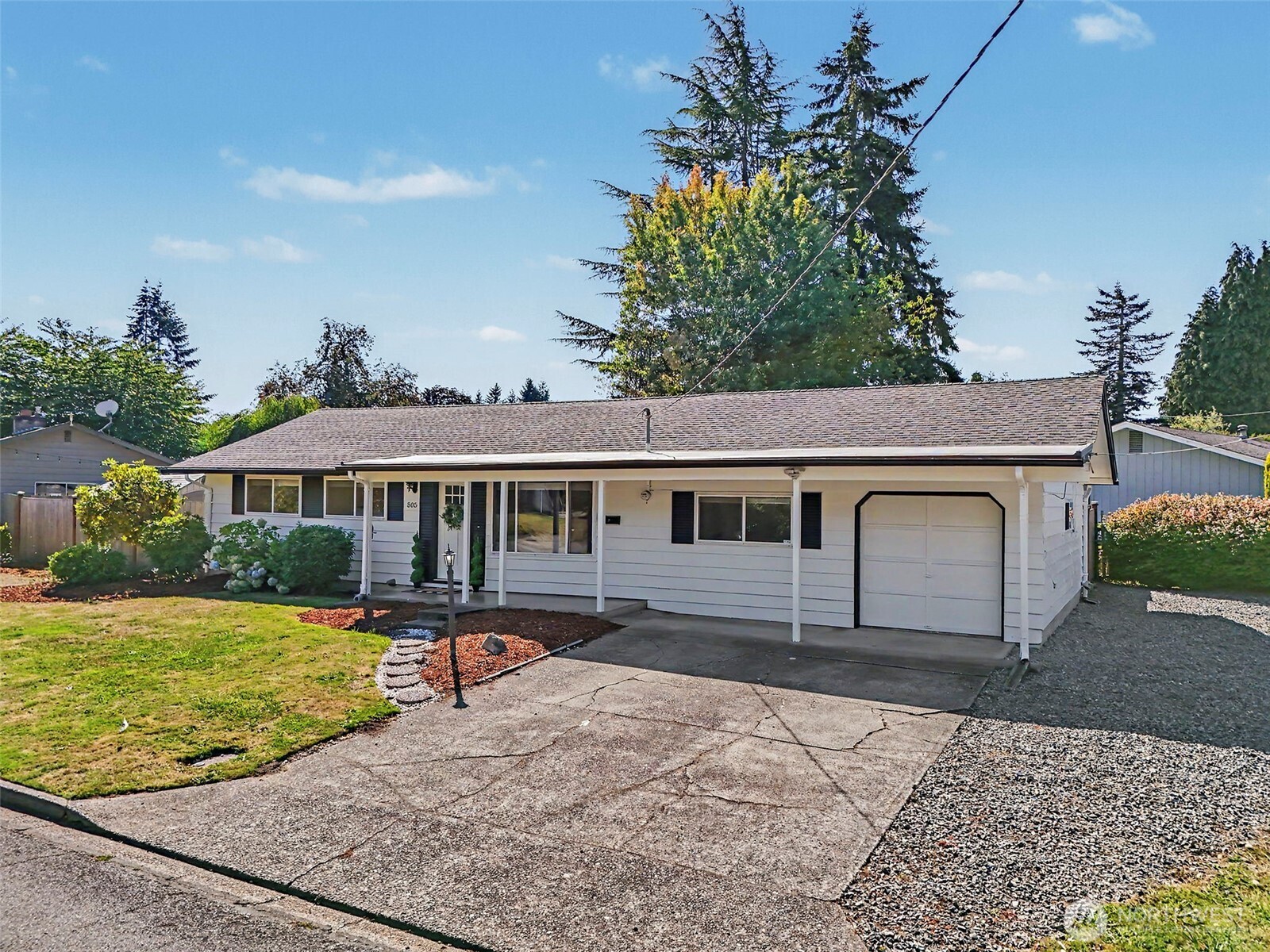 505 Riverview Drive Property Photo 2