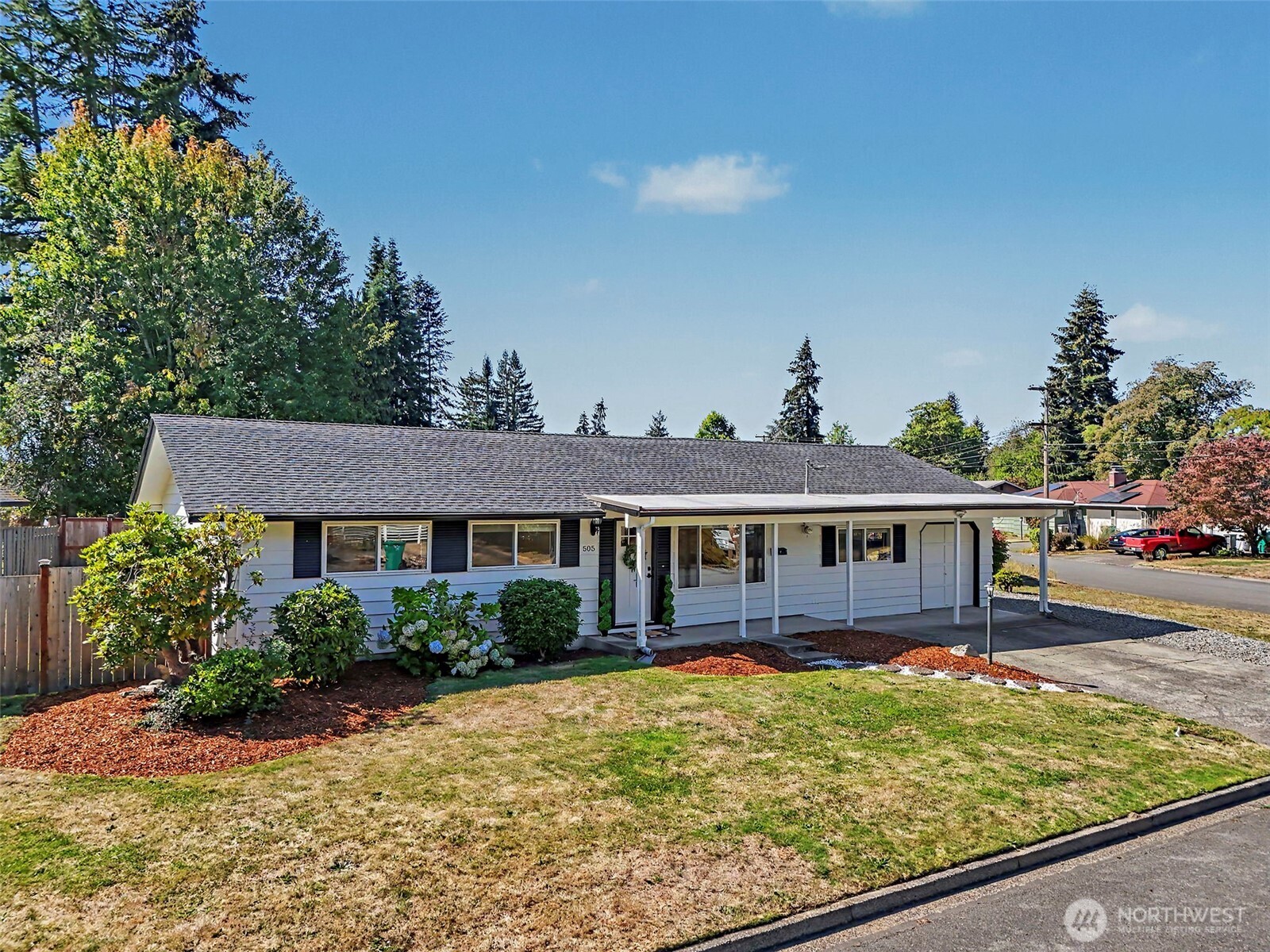 505 Riverview Drive Property Photo 3