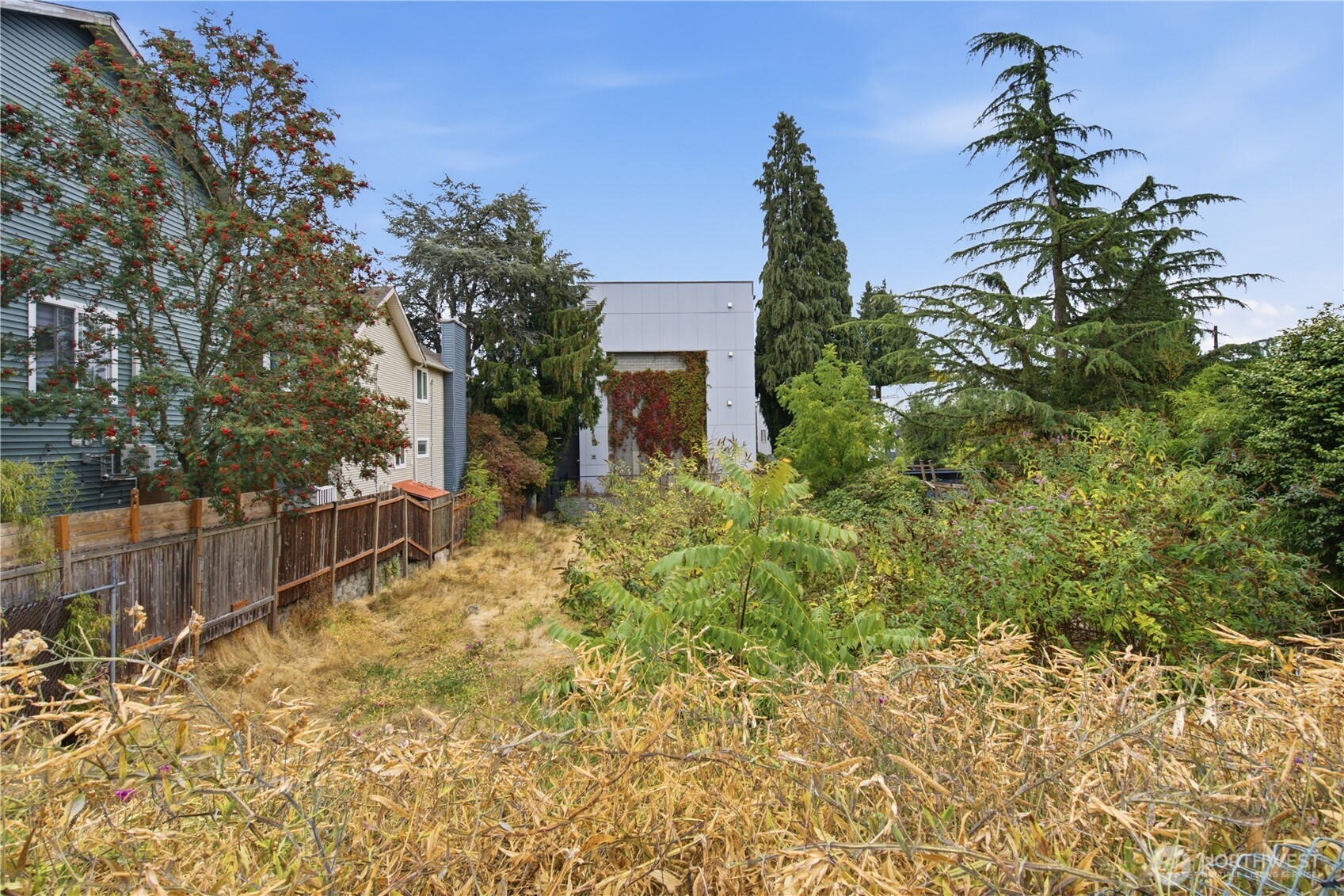 9309 Aurora Avenue Property Photo 3