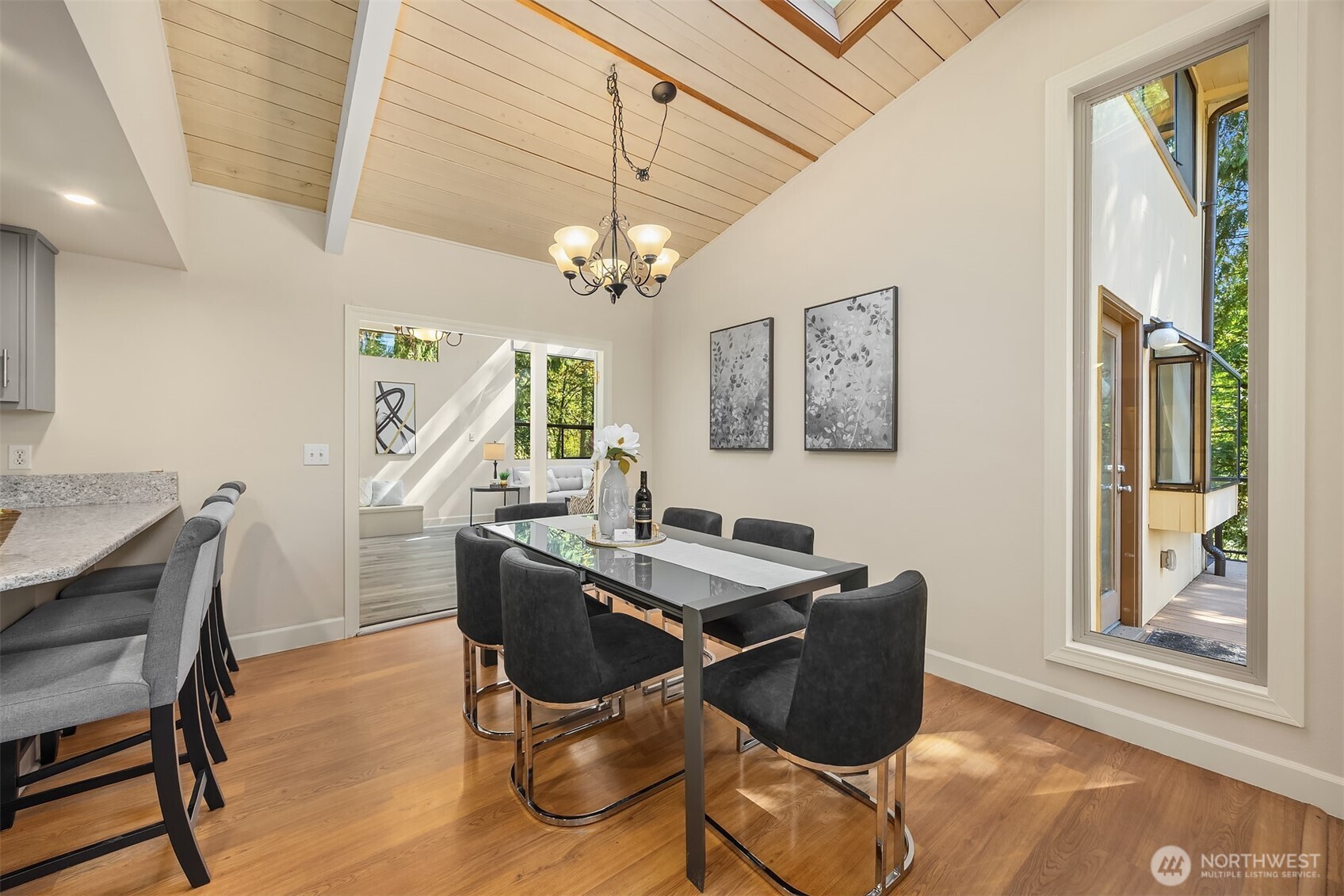 12034 206th Place Property Photo 6