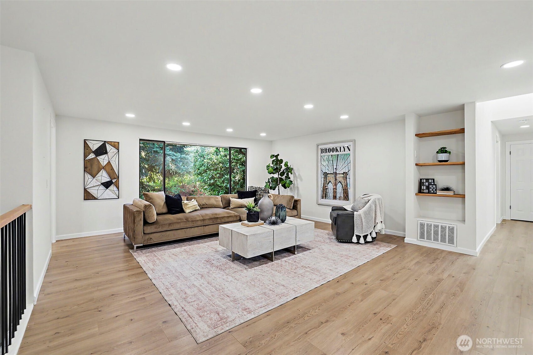 3414 166th Place Property Photo 3
